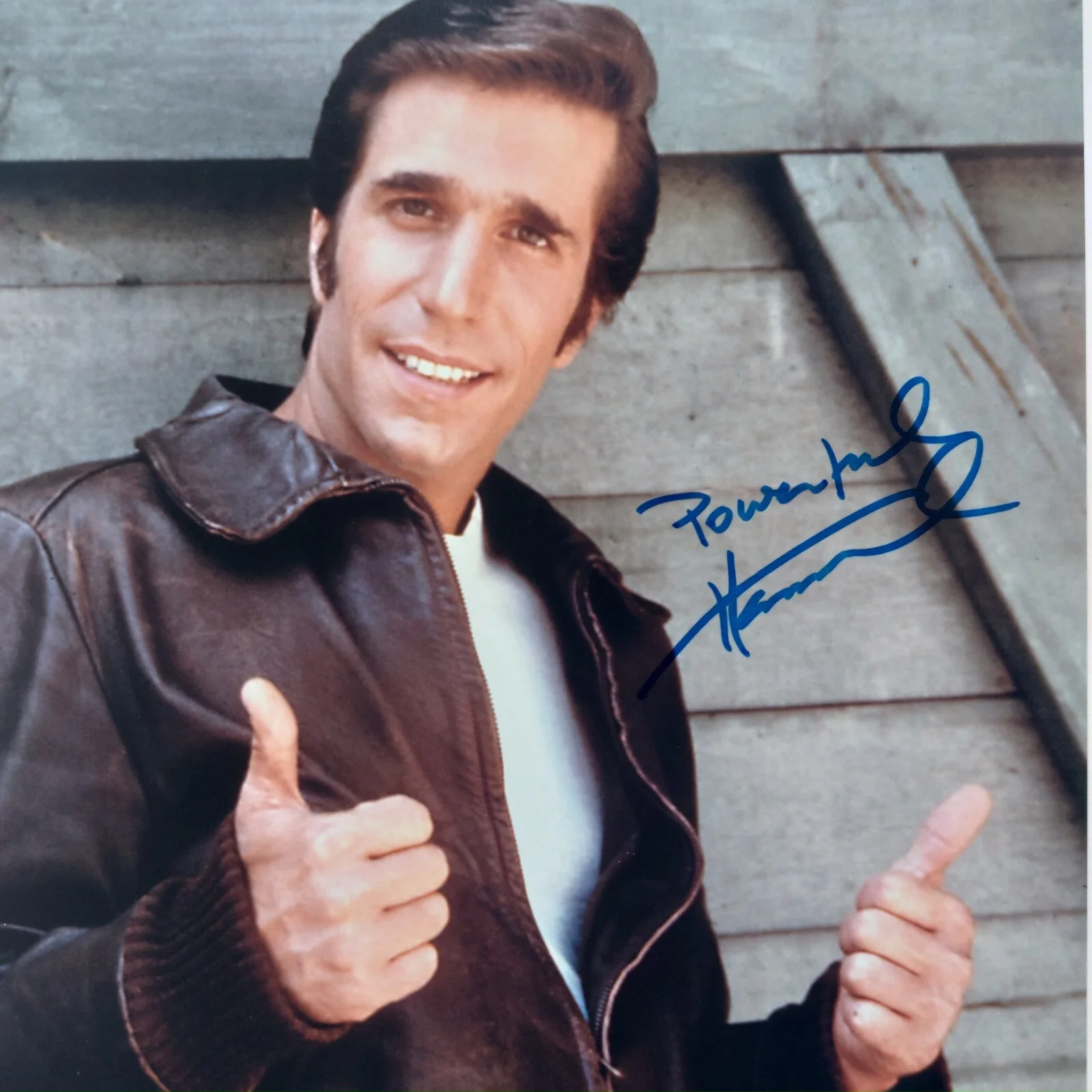 Henry Winkler — Henry Winkler Signed 8X10 Photo Fonzie Happy Days Beckett BAS Holo Powerful, изображение 3