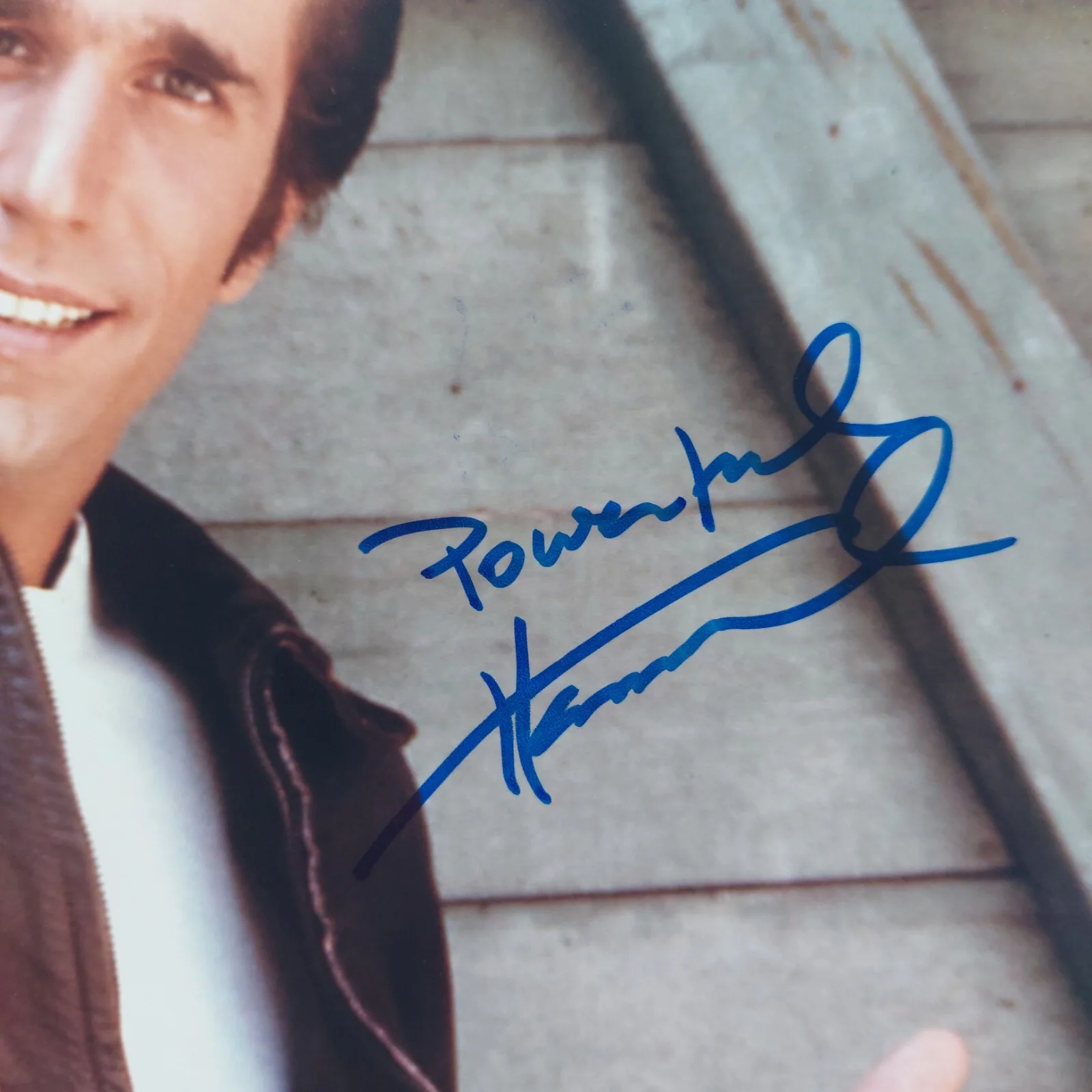 Henry Winkler — Henry Winkler Signed 8X10 Photo Fonzie Happy Days Beckett BAS Holo Powerful, изображение 4