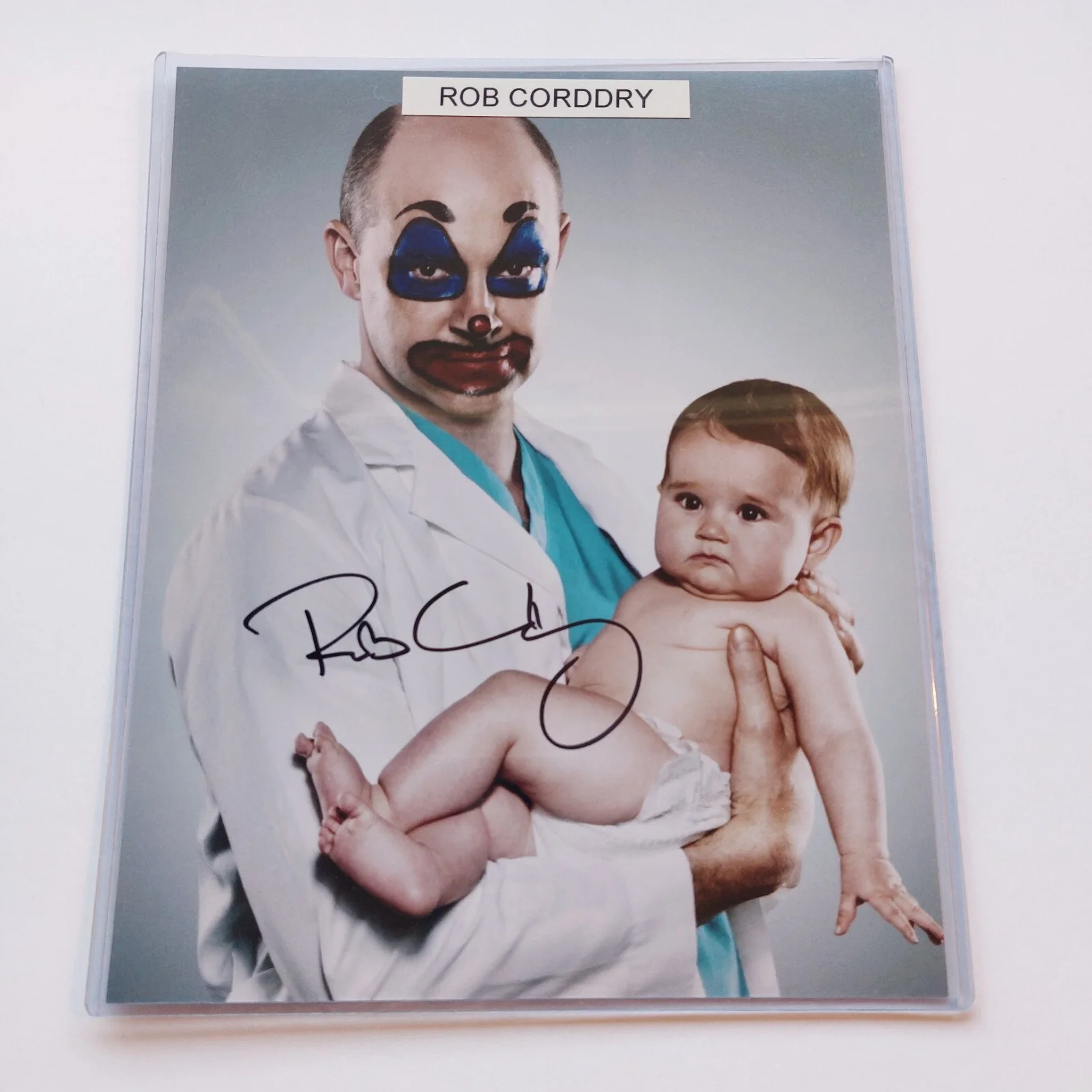 Rob Corddry — Rob Corddry signed 8x10 photo (Children's Hospital, Hot Tub Time, The Unicorn)