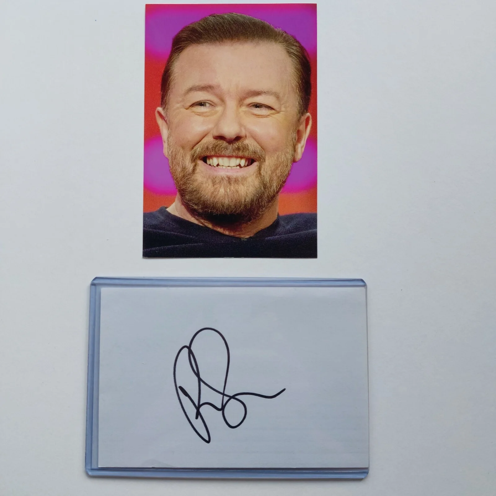 Ricky Gervais — The Office Ricky Gervais Signed 4x6 Index Card Autographed COA