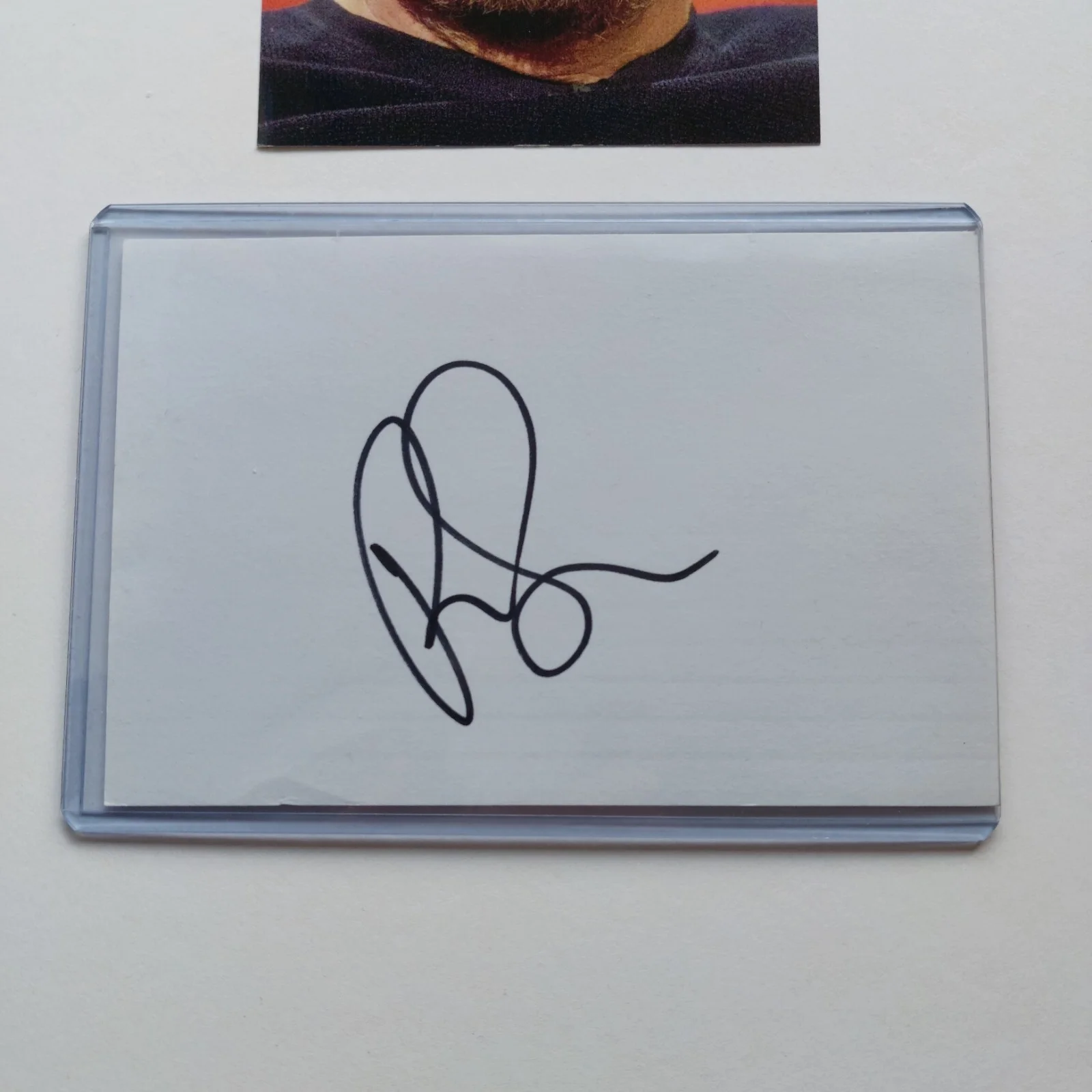 Ricky Gervais — The Office Ricky Gervais Signed 4x6 Index Card Autographed COA, изображение 3