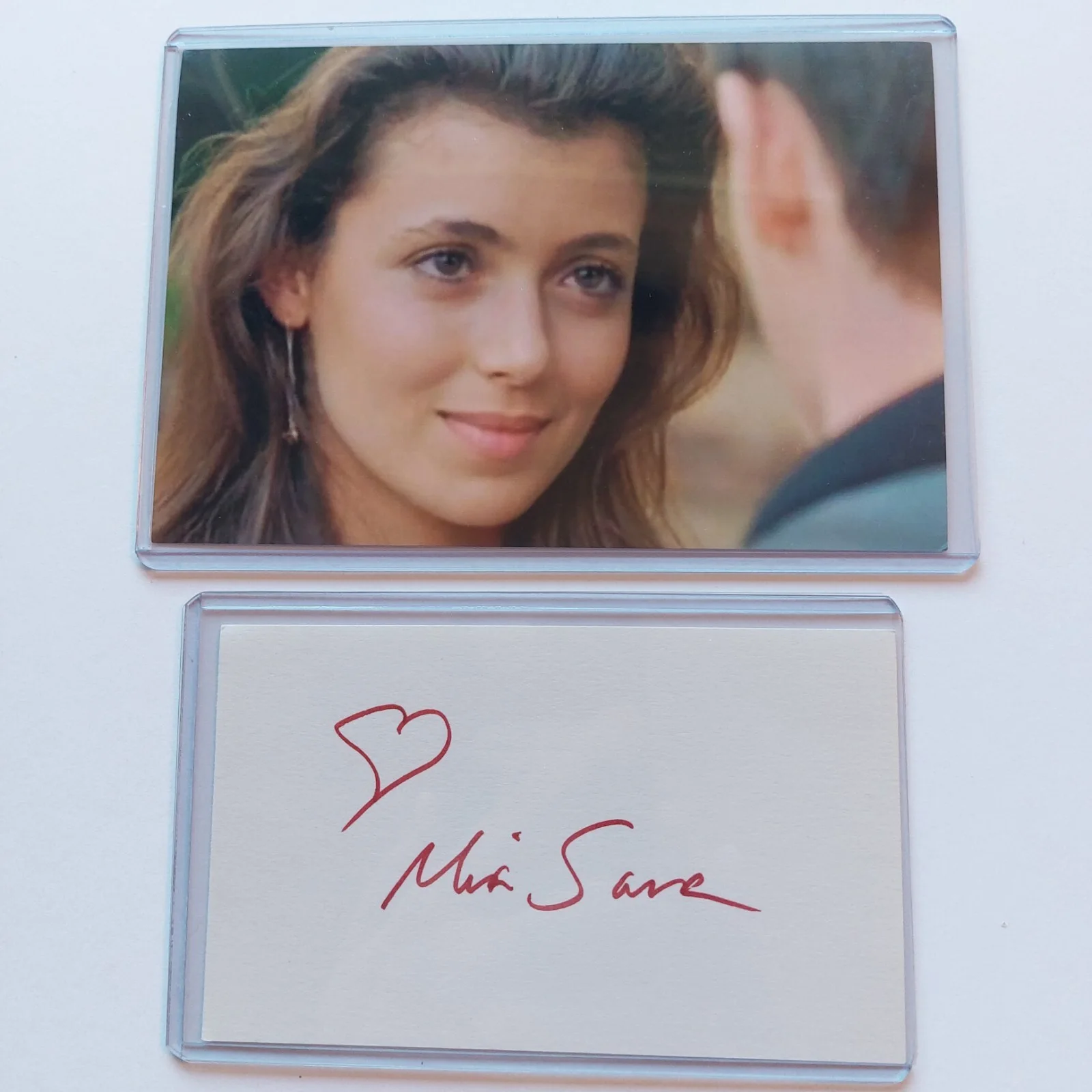 Mia Sara — Mia Sara Signed 3x5 Autograph (Ferris Buellers Day Off, Timecop, Birds of Prey)