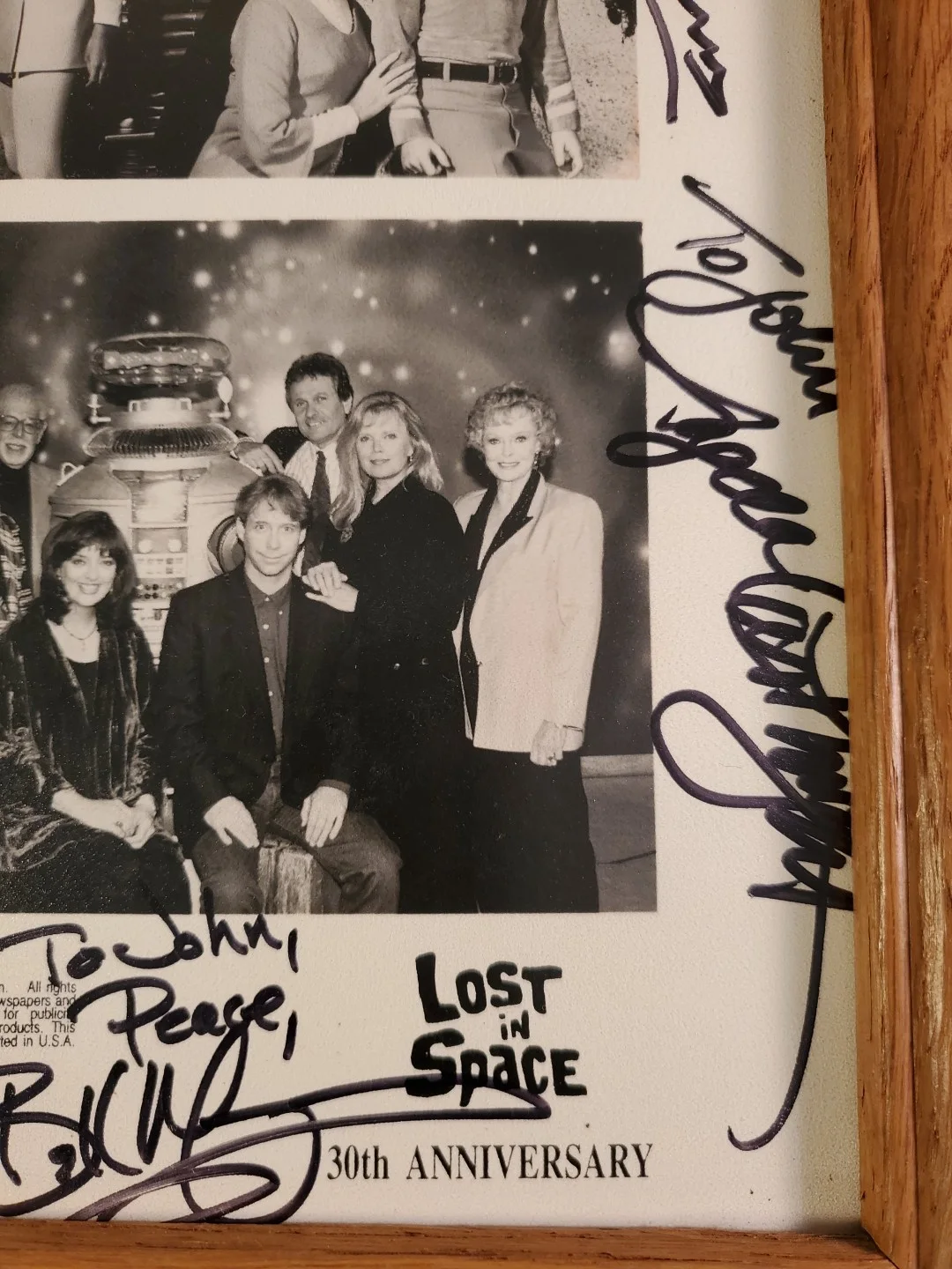 6 signatures — Lost In Space TV Show Cast Autographed 30th anniversary Photo 1995 6 signatures, изображение 4
