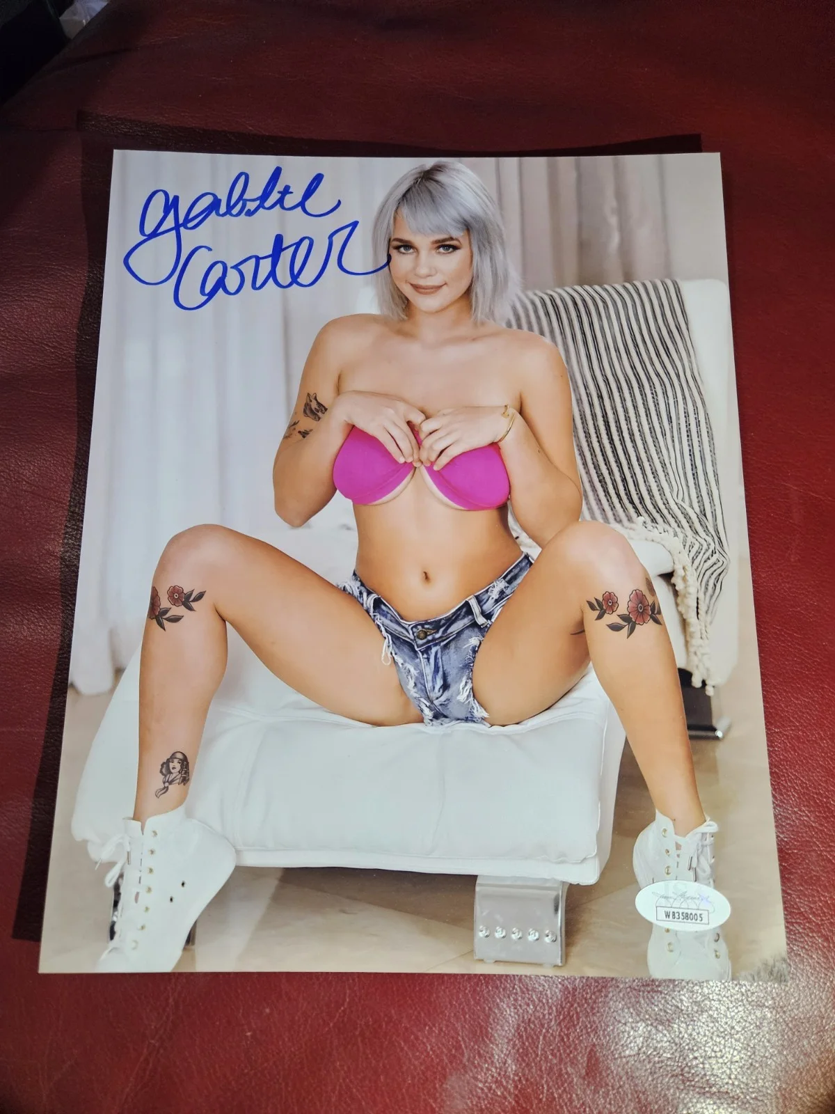 Gabbie Carter — Gabbie Carter (Adult Film Star) JSA CERTIFIED Signed Autograhped 8x10 Photo