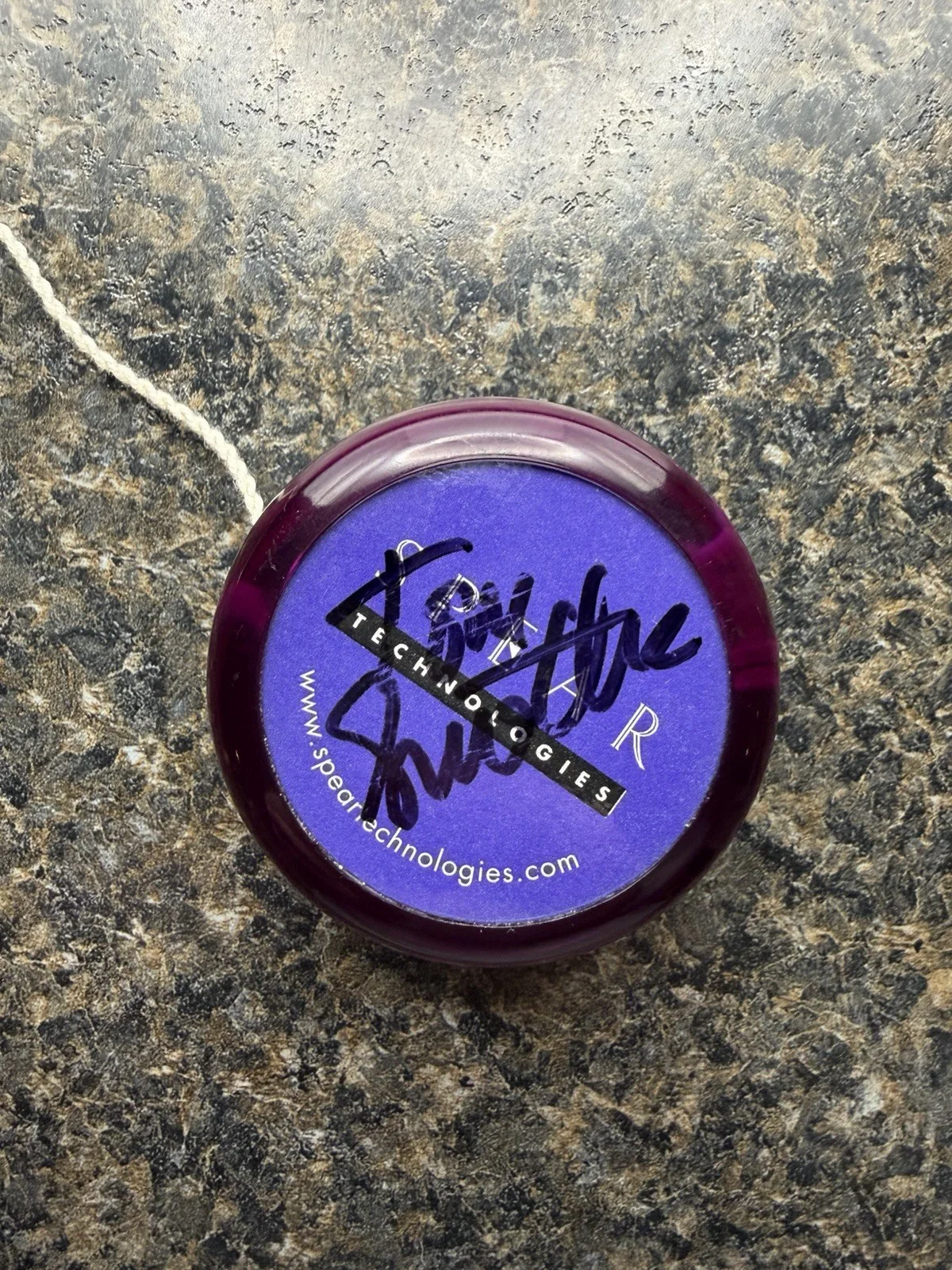 Tommy Smothers — Tommy Smothers Signed Yoyo JSA Certified Autograph Very Rare Auto, изображение 2