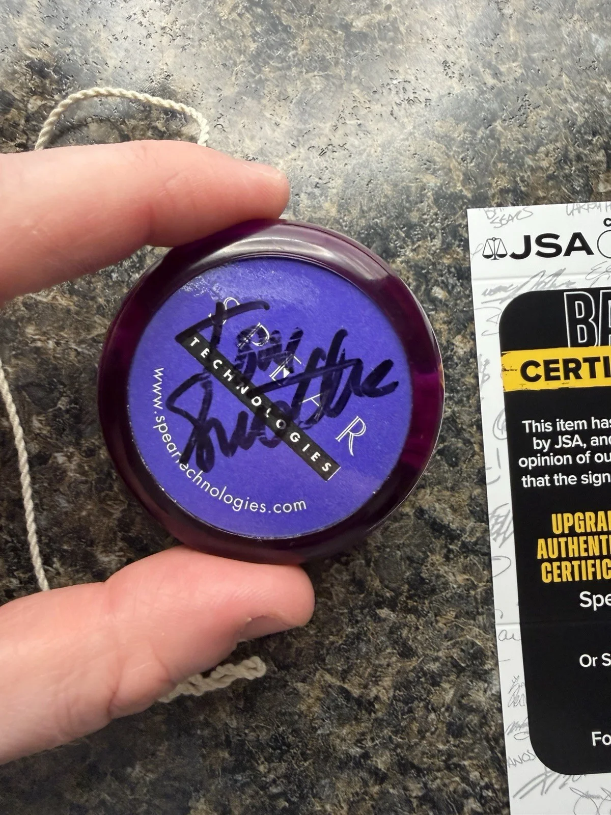 Tommy Smothers — Tommy Smothers Signed Yoyo JSA Certified Autograph Very Rare Auto, изображение 4