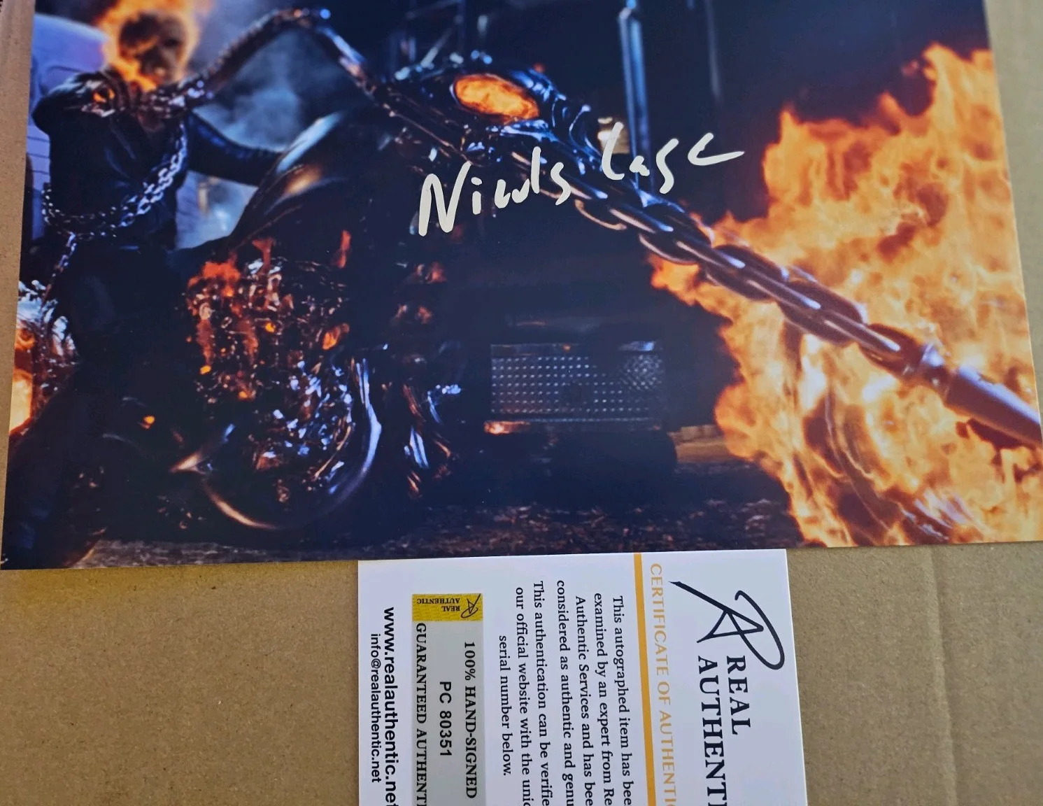 NICOLAS CAGE ORIGINAL AUTOGRAPH 'GHOST RIDER' PHOTO 12X8" W/COA 🏍 🔥, изображение 3