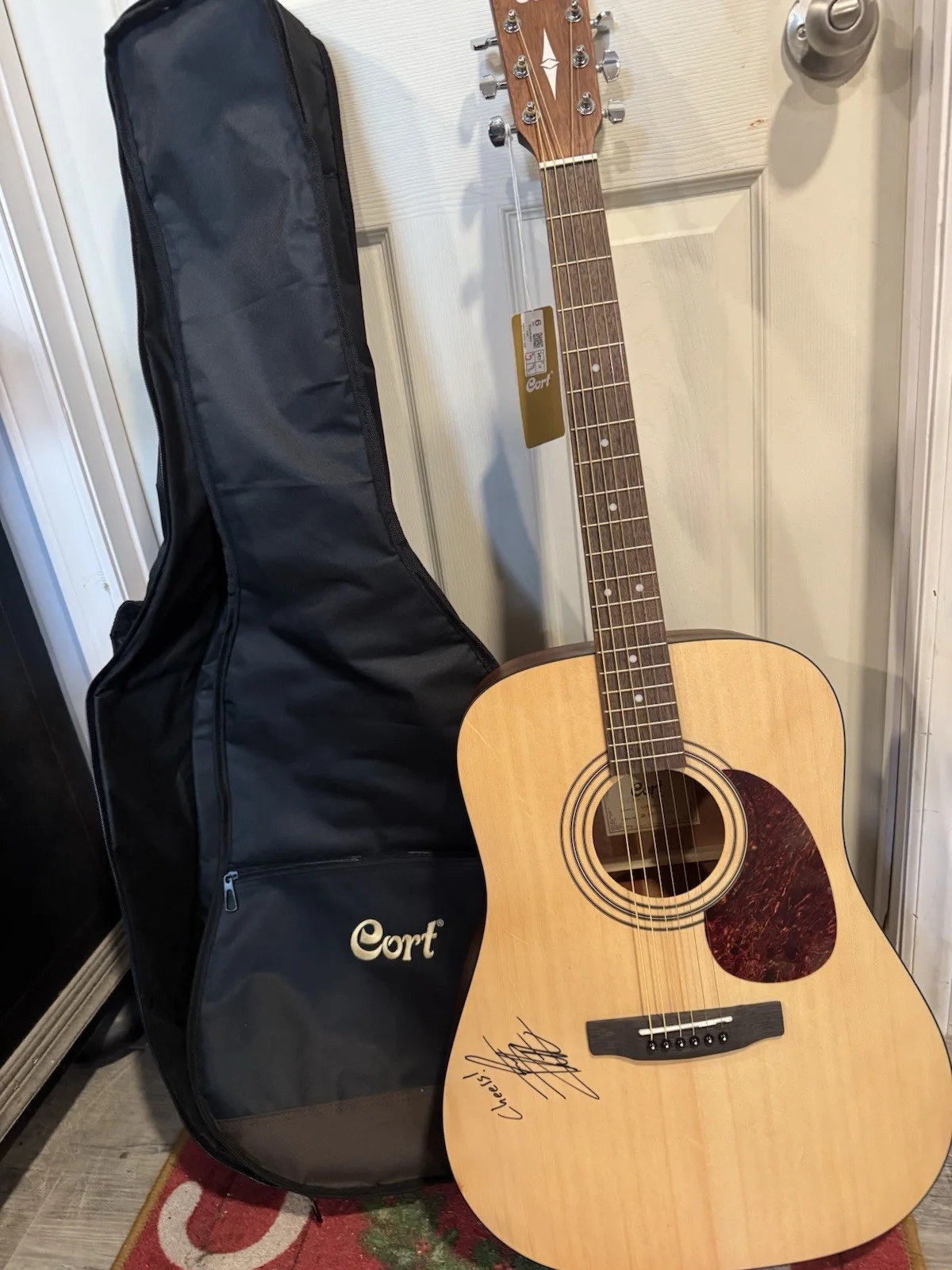 Thomas Rhett Signed Guitar, изображение 3