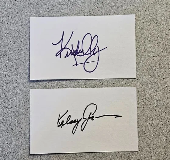 KIRSTIE ALLEY AND KELSEY GRAMMER — KIRSTIE ALLEY SIGNED & KELSEY GRAMMER SIGNED 3X5 INDEX CARD AUTOGRAPH - CHEERS