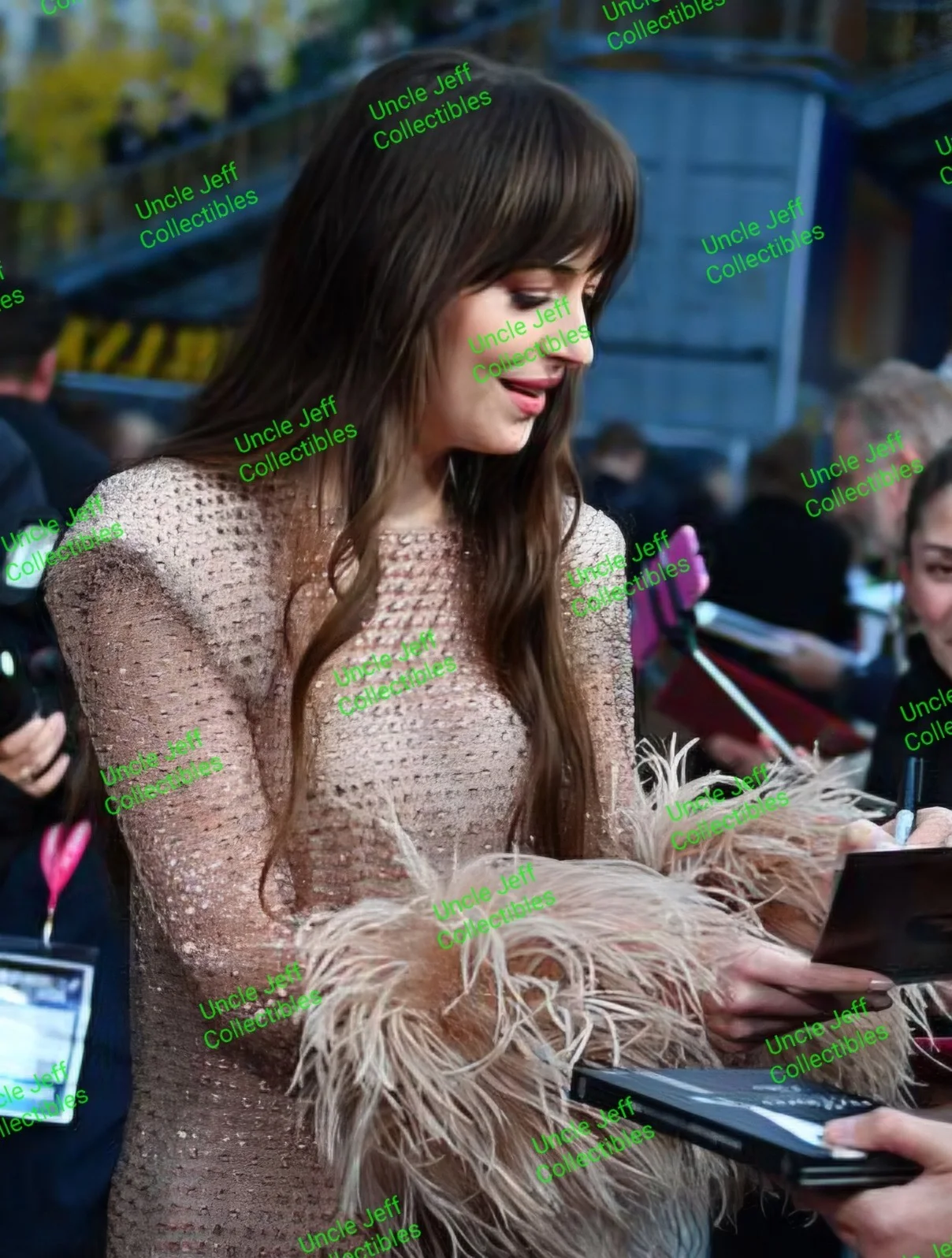 Dakota Johnson, Adam Scott +1 Signed 11x17 Photo PROOF Madame Web Fifty Shades, изображение 3