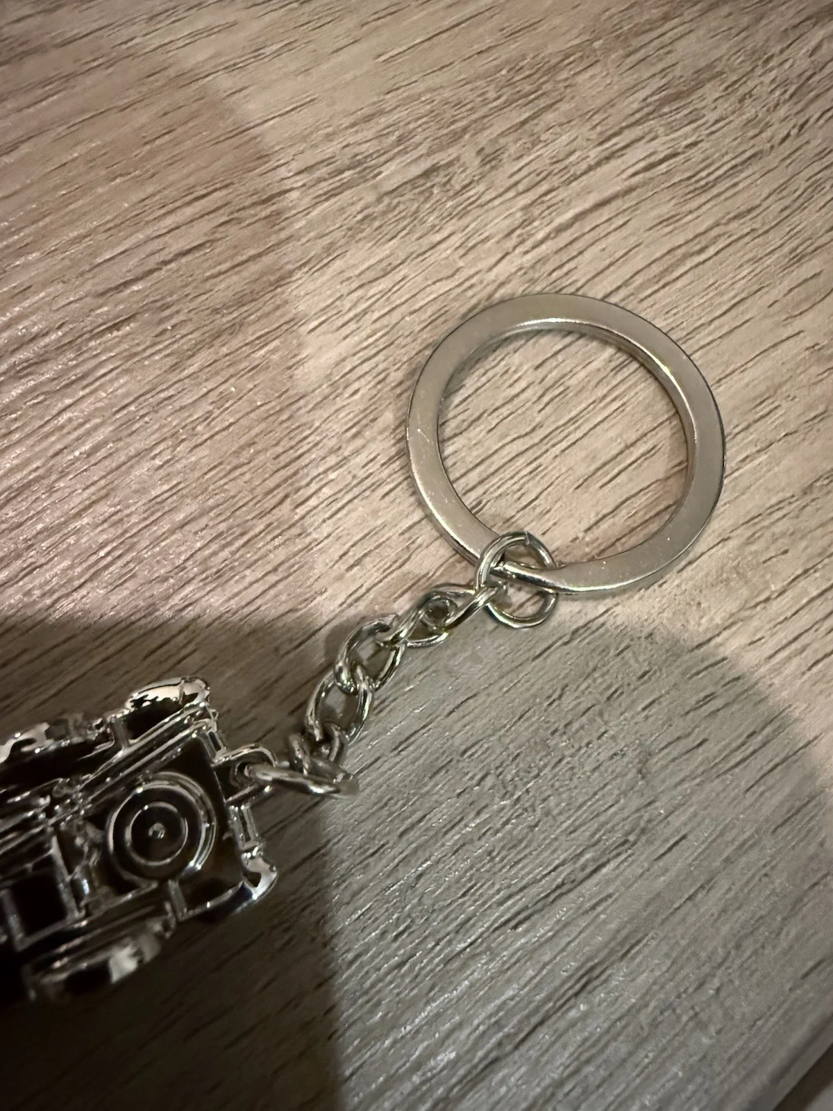 🇬🇧 James Bond 007 Aston Martin DB5 Keyring Official Royal Albert Hall Film, изображение 3
