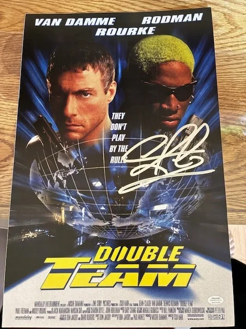 Dennis Rodman — Dennis Rodman Autograph Double Team 11x17 Movie Poster SCHWARTZ Detroit Pistons, изображение 3