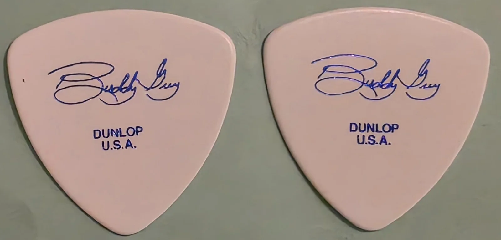 Buddy Guy The Blues Is Alive And Well set of 2 guitar pick picks, изображение 2