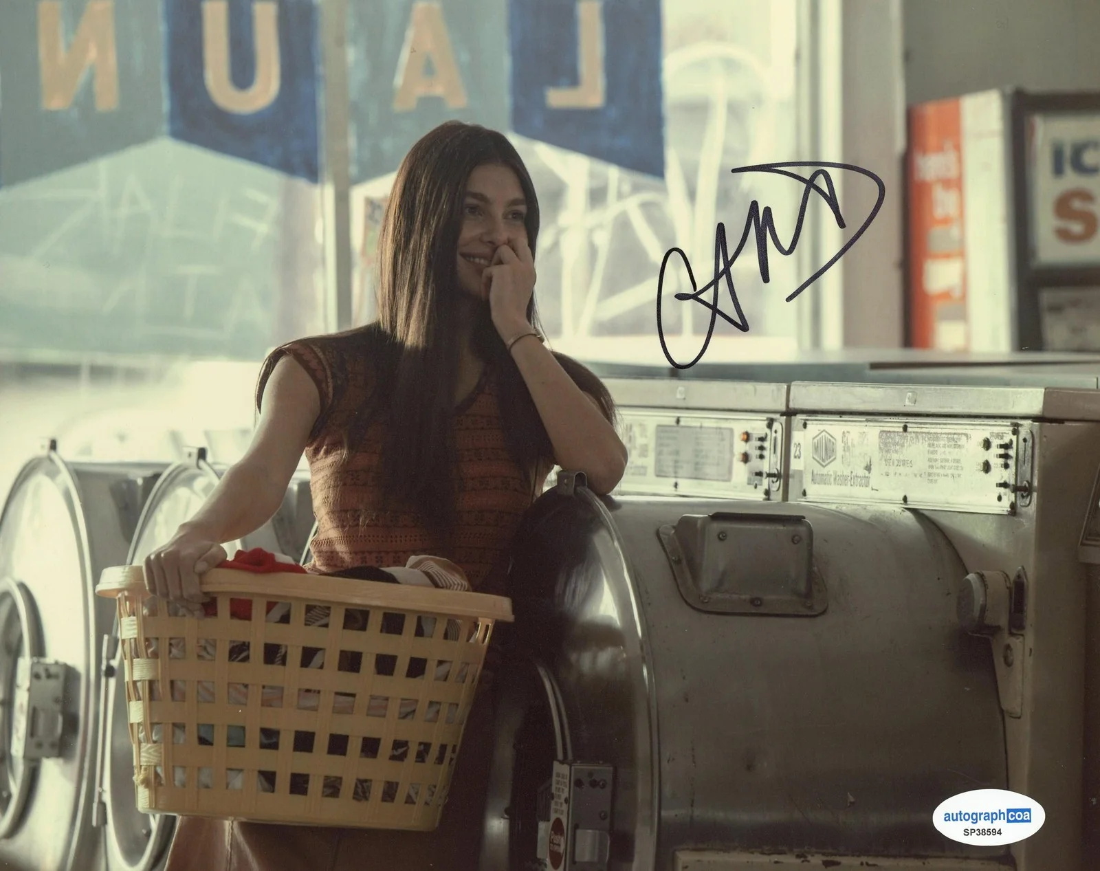 Camila Morrone — Camila Morrone "Daisy Jones & The Six" AUTOGRAPH Signed 8x10 Photo ACOA, изображение 2
