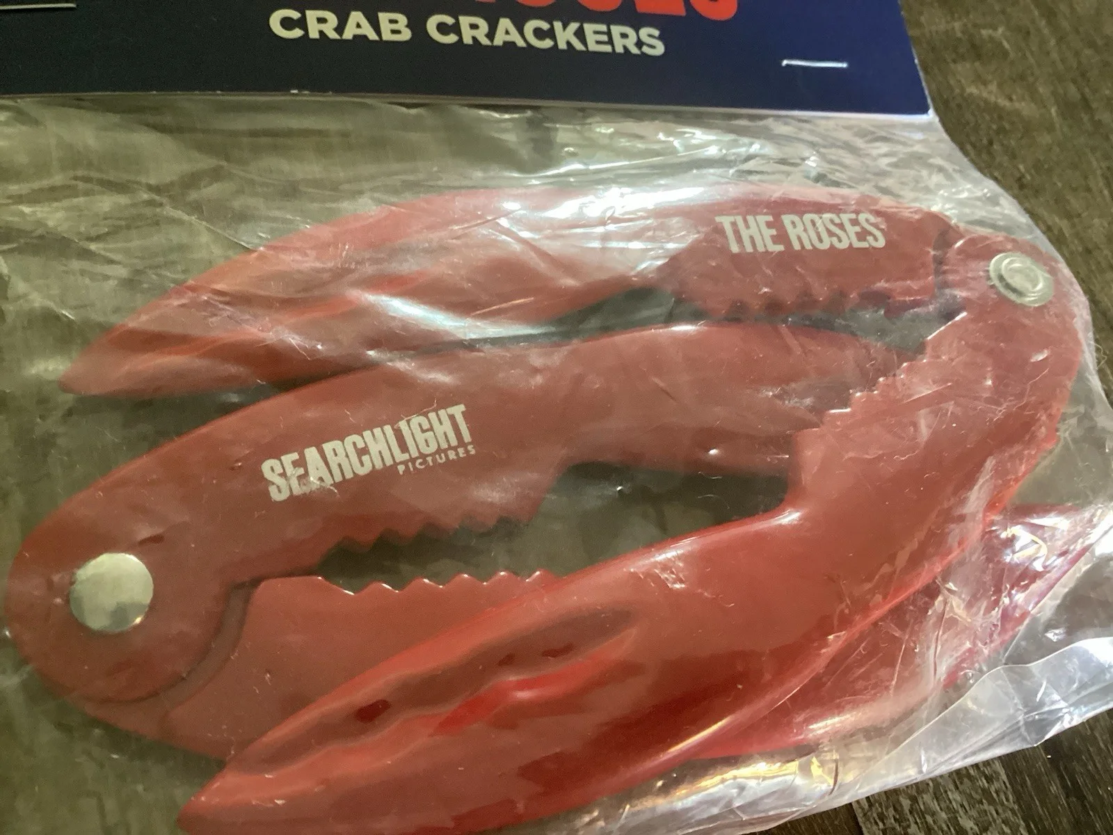 THE ROSES 2025 Promotional Movie OLIVIA COLEMAN Crab Crackers & Rolling Pin, изображение 4