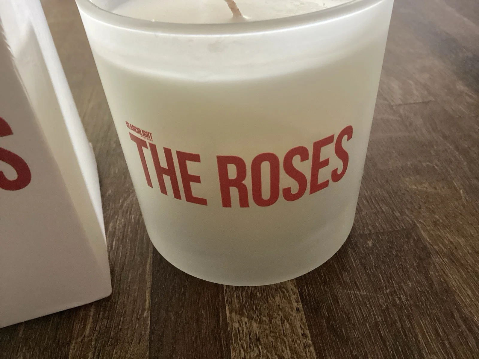 THE ROSES 2025 Promotional Movie OLIVIA COLEMAN BENEDICT Rose Scented Candle, изображение 2