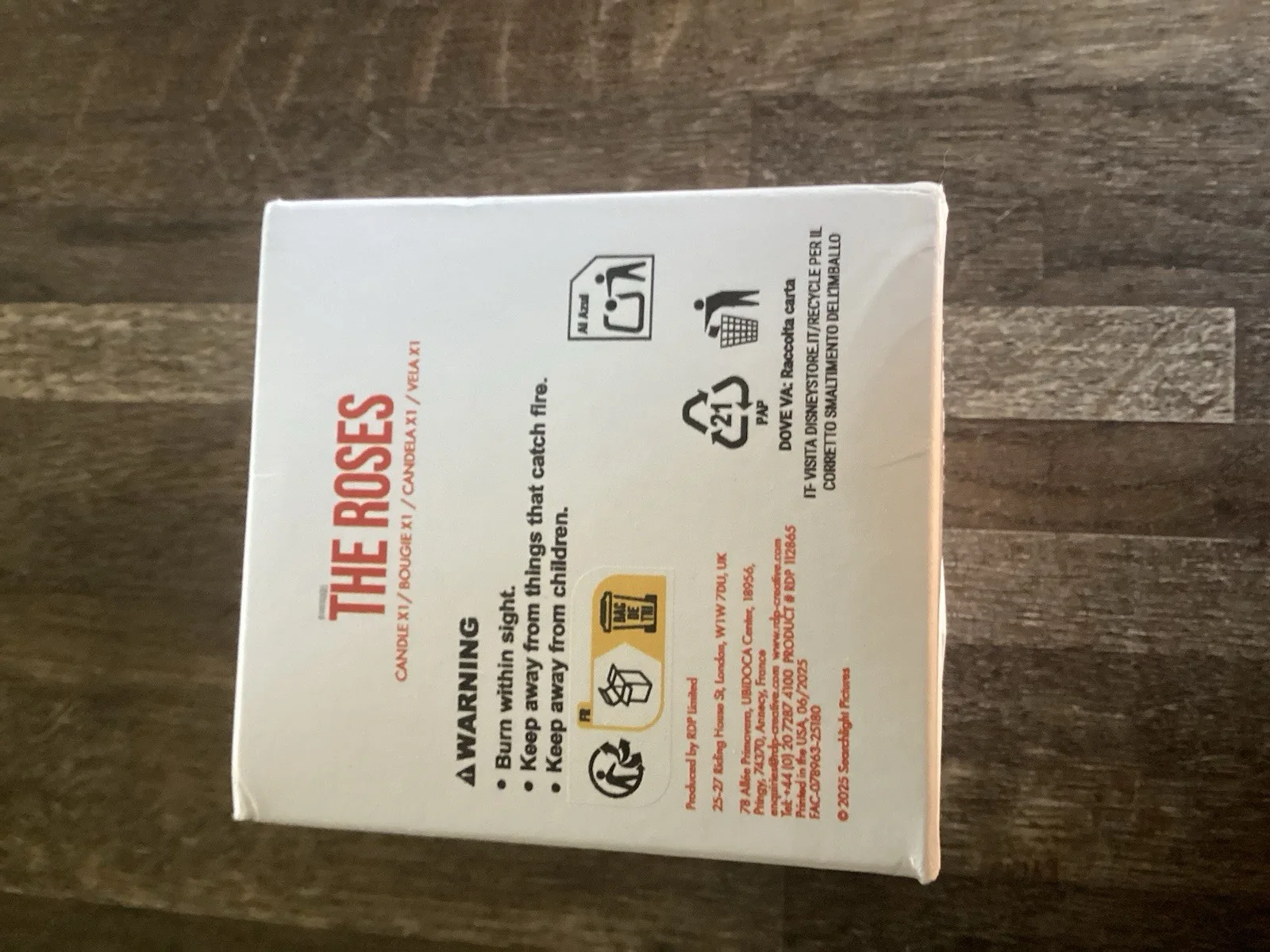 THE ROSES 2025 Promotional Movie OLIVIA COLEMAN BENEDICT Rose Scented Candle, изображение 4