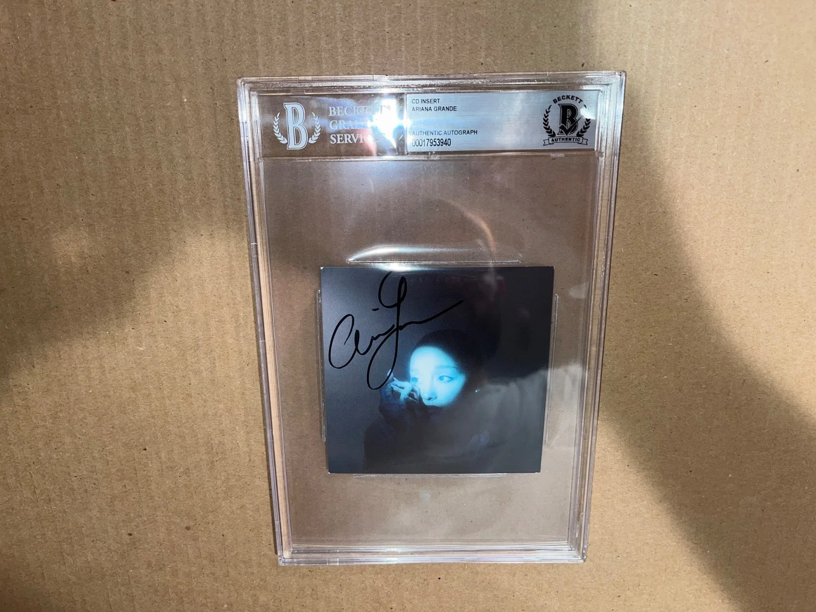 Ariana Grande Signed Autographed Beckett Slab Slabbed Encapsulated Autograph, изображение 5