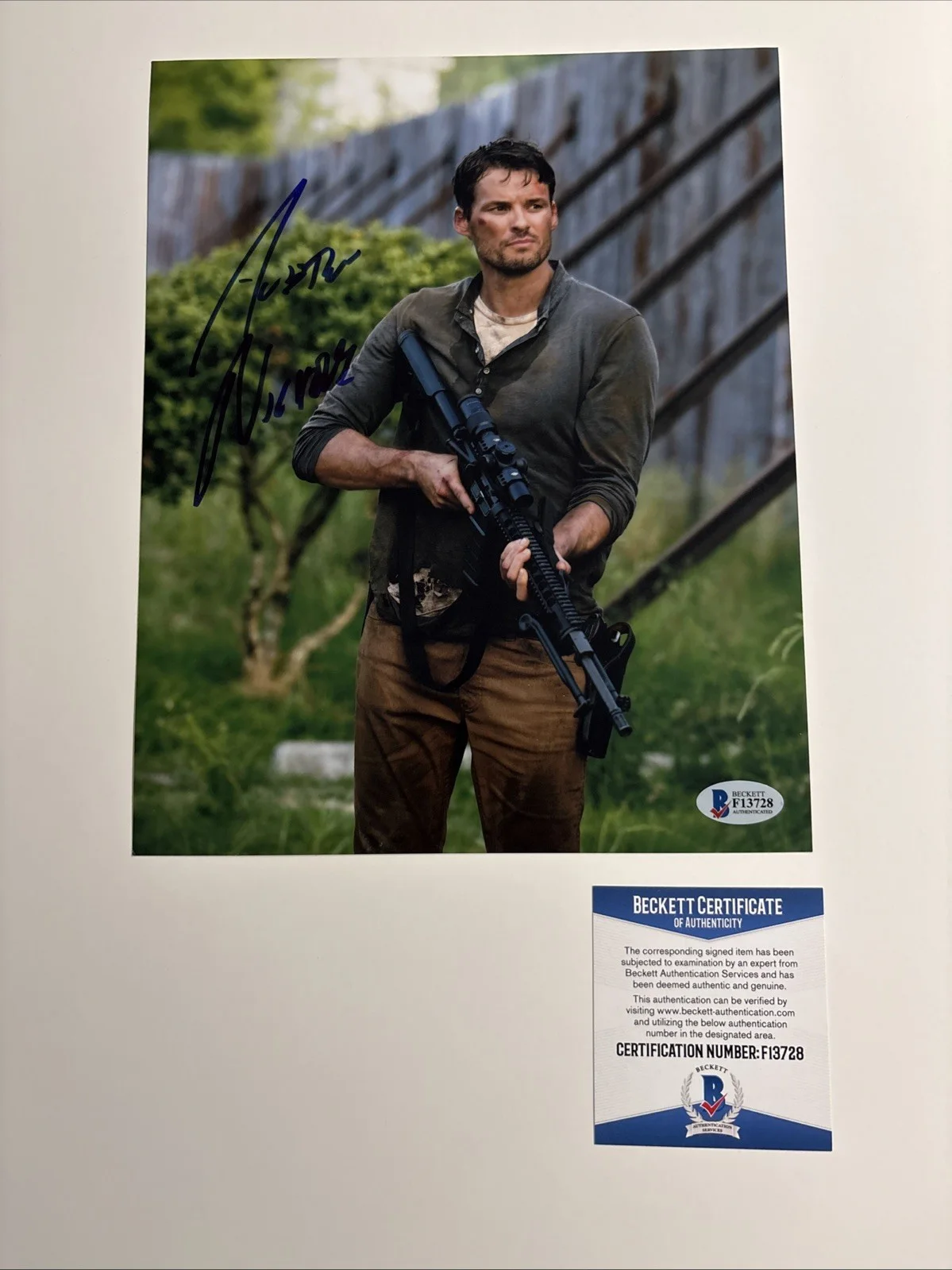 Austin Nichols — Austin Nichols Autographed Signed 8X10 Photo-The Walking Dead-Beckett
