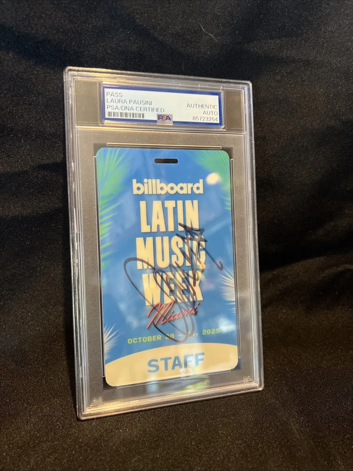 Laura Paussini signed autographed Billboard Badge Slabbed PSA/DNA UNIQUE ITEM, image 3