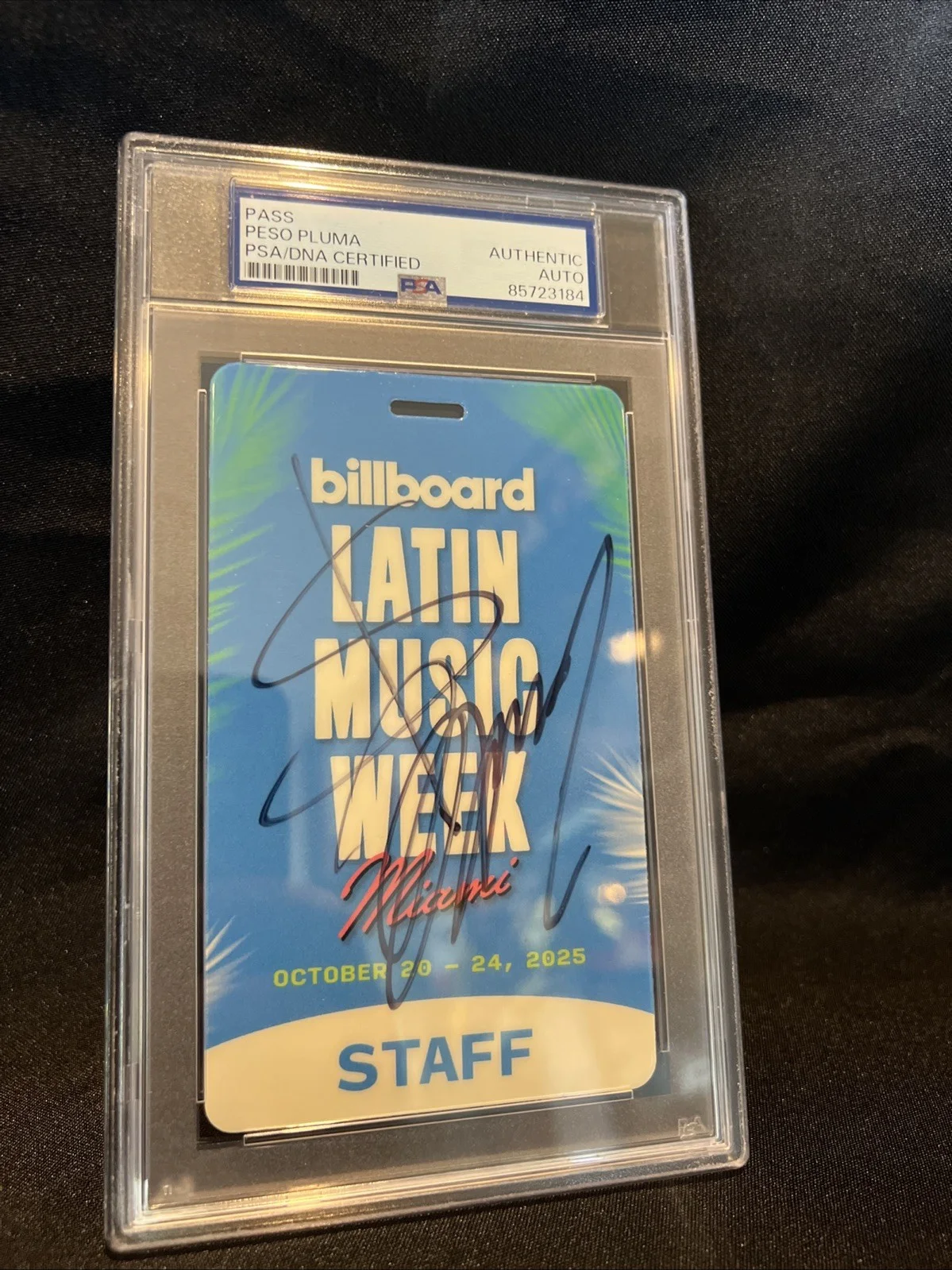 Peso Pluma signed autographed Billboard Badge Slabbed PSA/DNA UNIQUE ITEM, изображение 4
