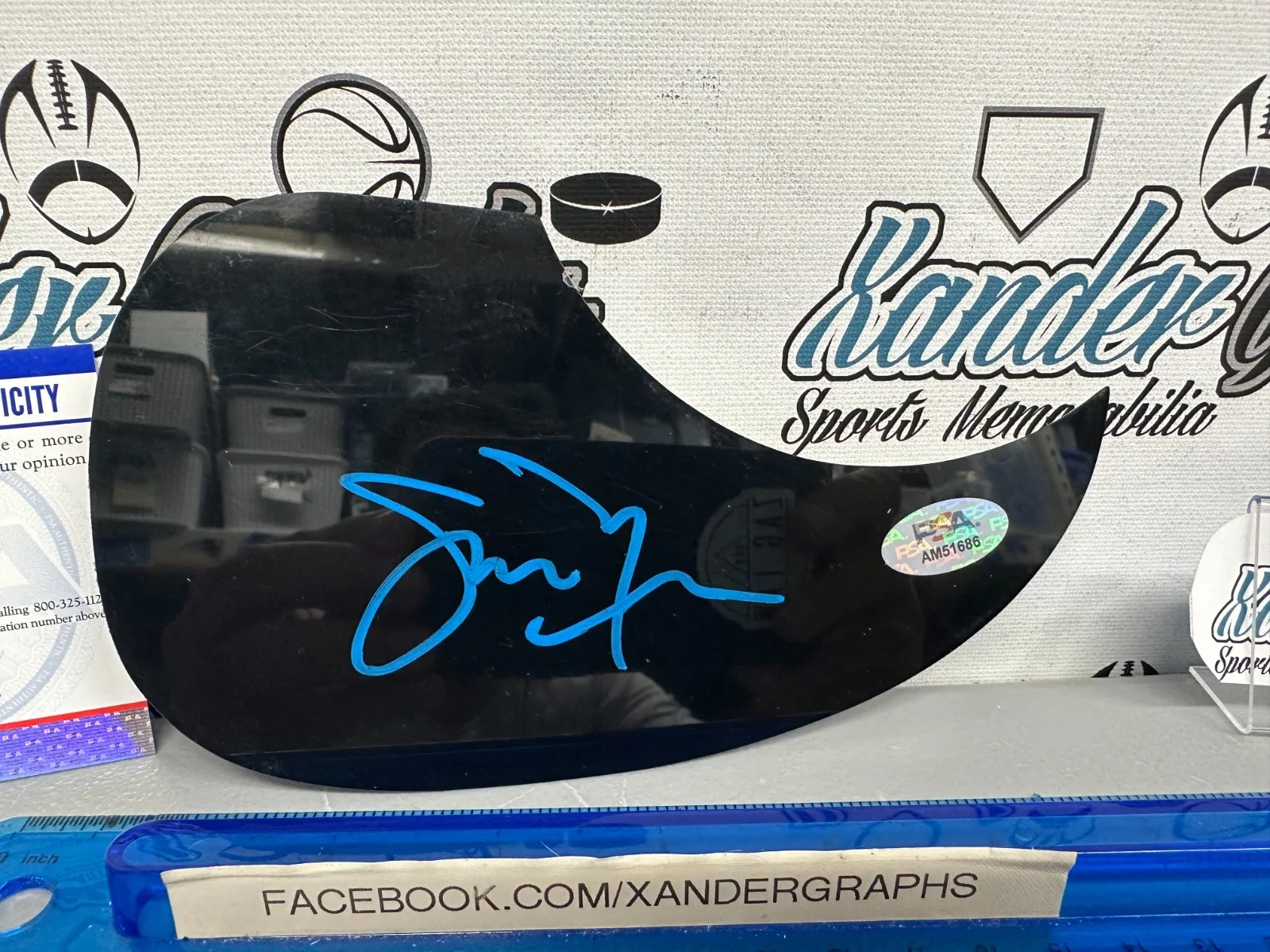 JERRY HAIRSTON TALKING HEADS SIGNED AUTOGRAPHED BLACK GUITAR PICK GUARD-PSA COA, изображение 2