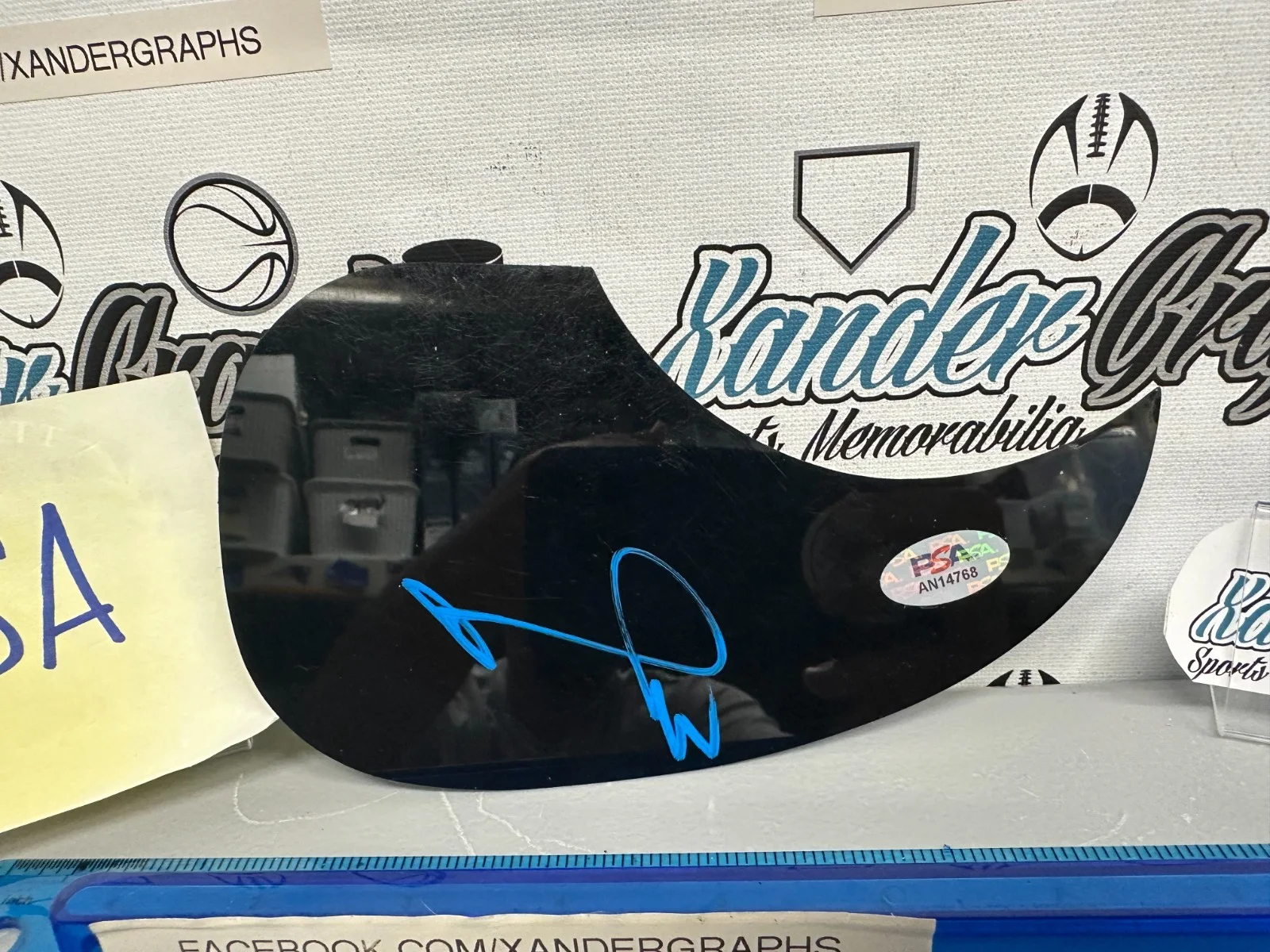 DONNIE WAHLBERG NEW KIDS NKOTB SIGNED AUTOGRAPHED GUITAR PICK GUARD-PSA COA, image 2