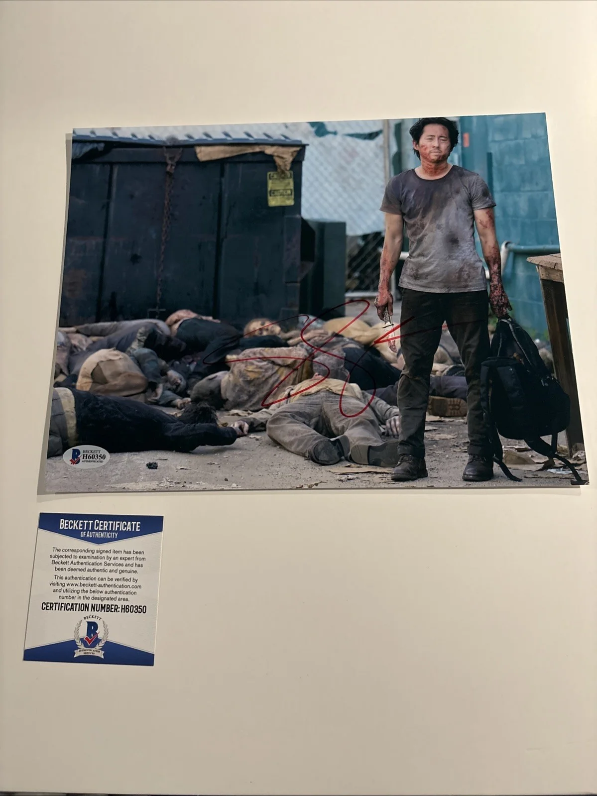 Steven Yuen — Steven Yeun Autographed Signed 8X10 Photo-The Walking Dead-Beckett, image 5