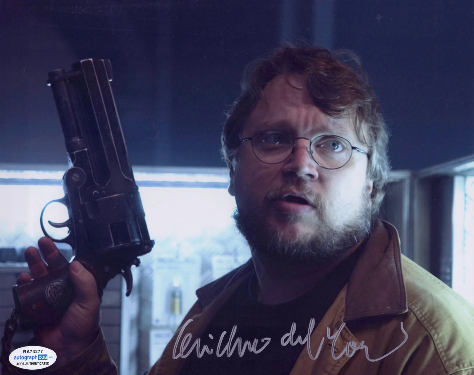 GUILLERMO DEL TORO — Guillermo Del Toro signed Auto 8x10 Photo FRANKENSTEIN e PROOF Director ACOA COA, изображение 3