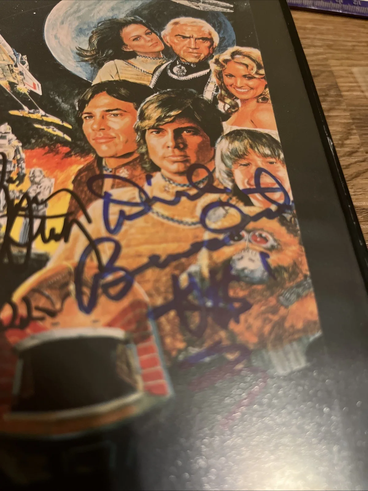 RICHARD HATCH, DIRK BENEDICT — RICHARD HATCH SIGNED & DIRK BENEDICT SIGNED BATTLESTAR GAL.ACTICA VHS, image 3