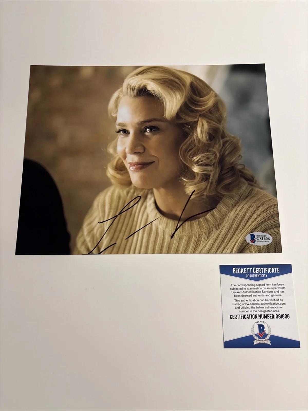 Laurie Holden — Laurie Holden Autographed Signed 8X10 Photo-The Walking Dead-Beckett