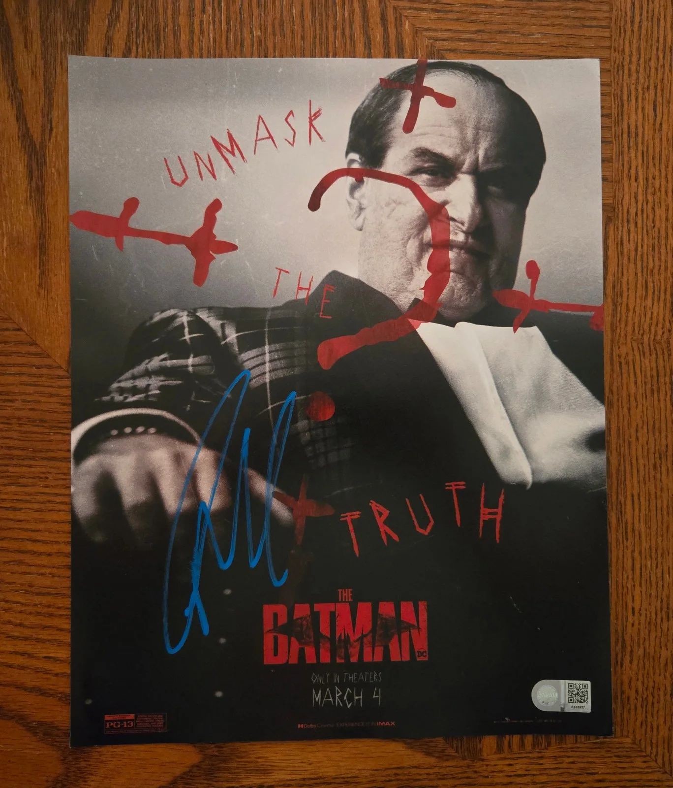 Colin Farrell — Colin Farrell Signed The Batman (Pengiun) 11x14 (SWAU COA)