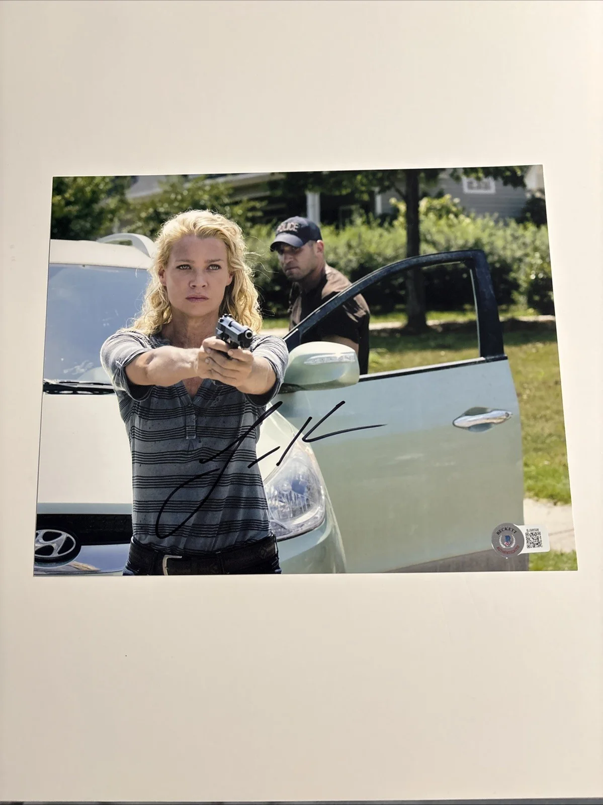 Laurie Holden — Laurie Holden Autographed Signed 8X10 Photo-The Walking Dead-Beckett Hologram