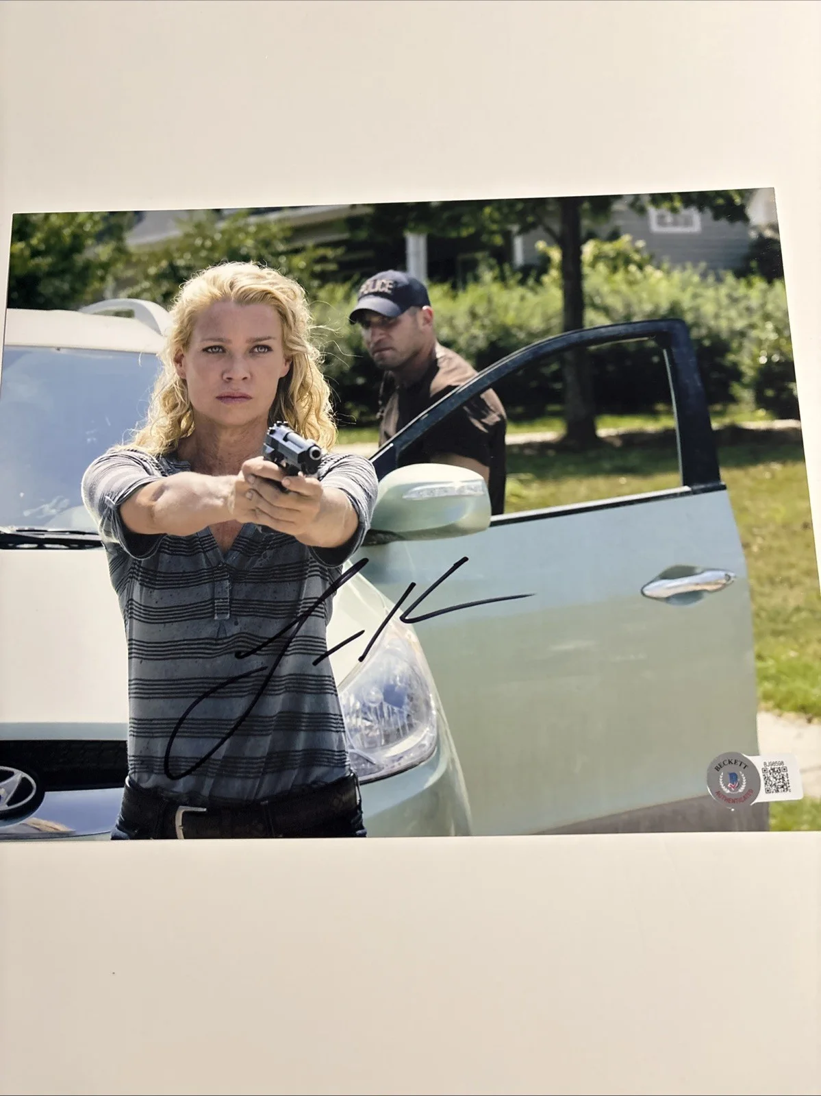 Laurie Holden — Laurie Holden Autographed Signed 8X10 Photo-The Walking Dead-Beckett Hologram, изображение 2