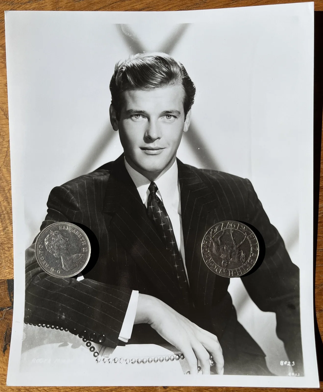 Roger Moore's Own Photo from his Pinewood Office James Bond Persuaders The Saint, image 2