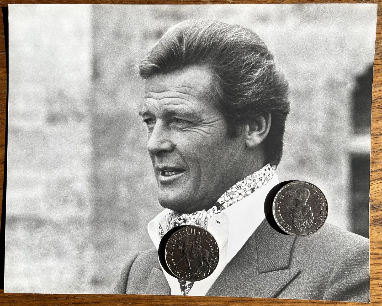 Roger Moore's Own Photo from his Pinewood Office James Bond Persuaders The Saint, image 2