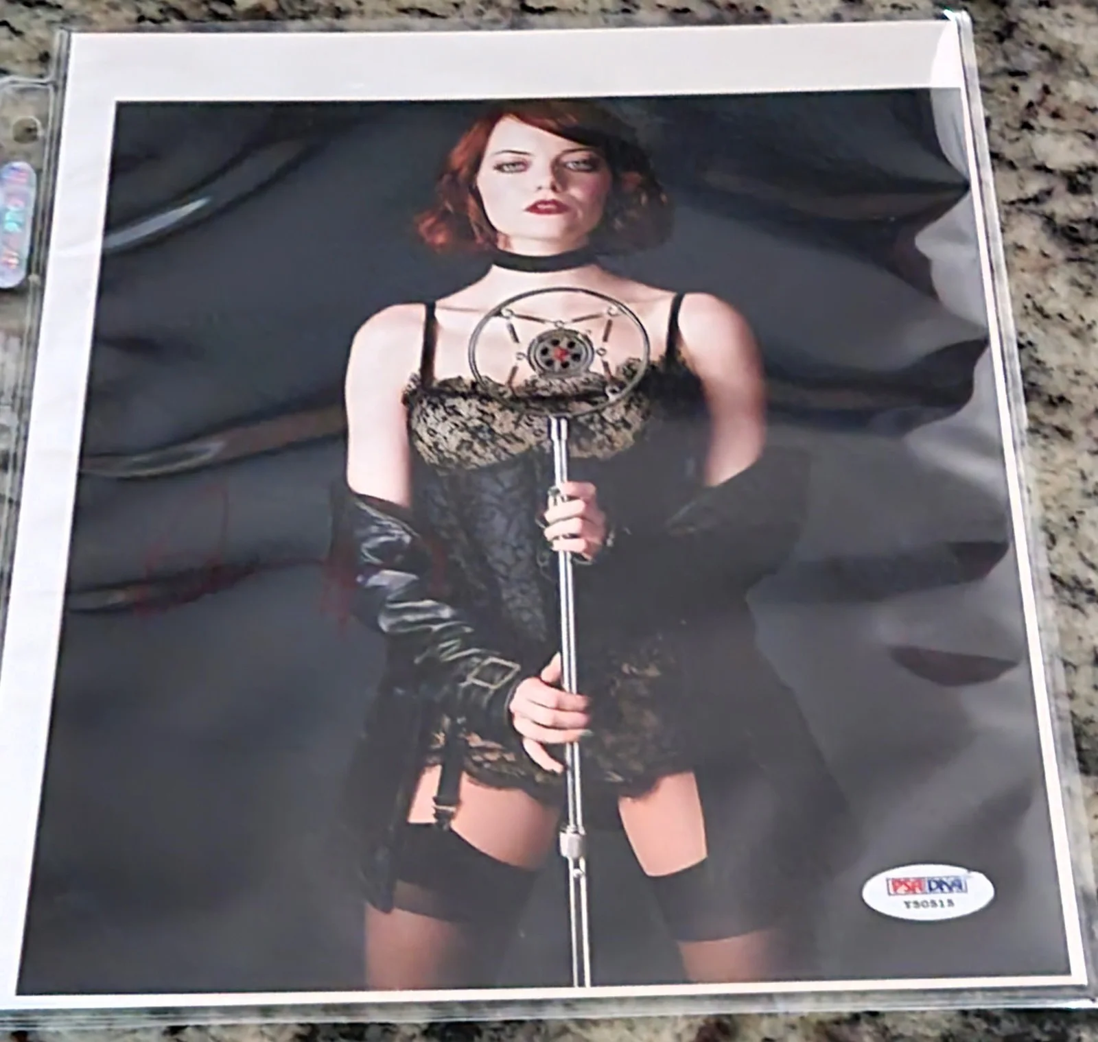 EMMA STONE — EMMA STONE SIGNED 8X10 PHOTO PSA/DNA AUTHENTICATED DIFFICULT SIGNER, image 4