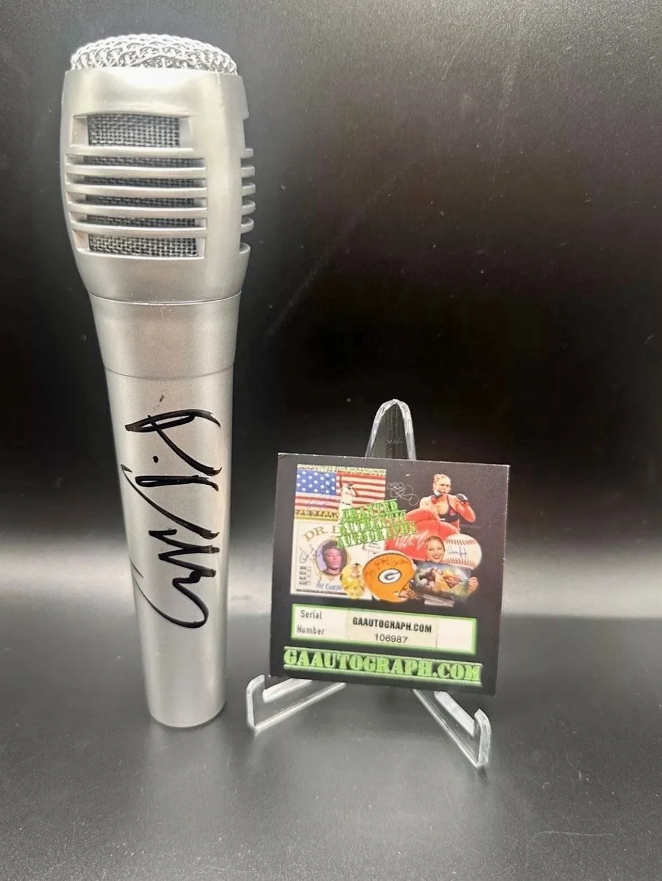 SEAN COMBS PUFF DADDY P DIDDY PUFFY SIGNED MICROPHONE with COA (RARE) ., image 2