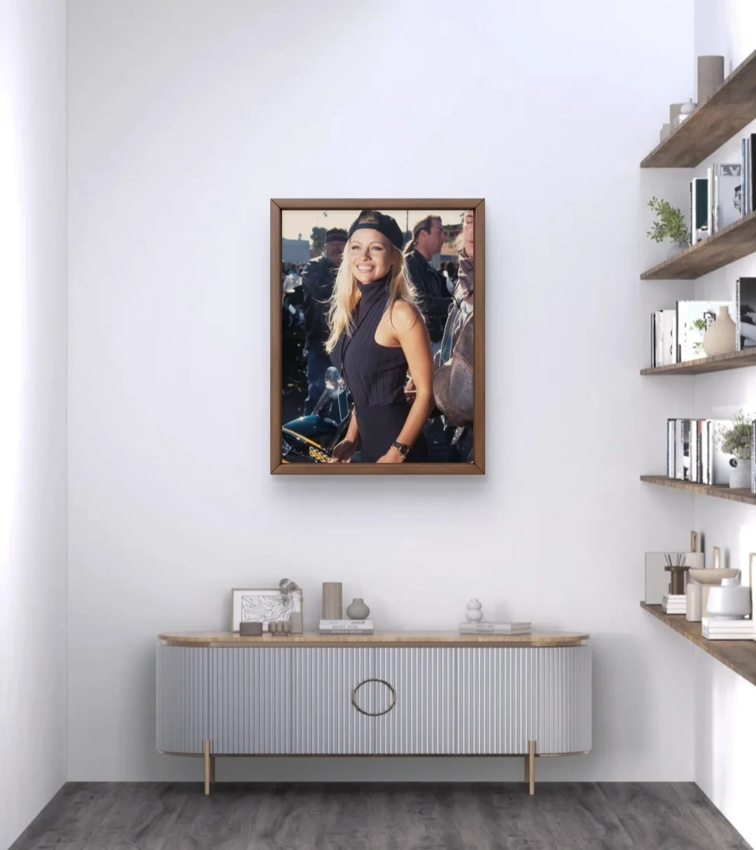 Framed 8x10 Pamela Anderson at a 1999 Harley-Davidson event in Los Angeles, изображение 4
