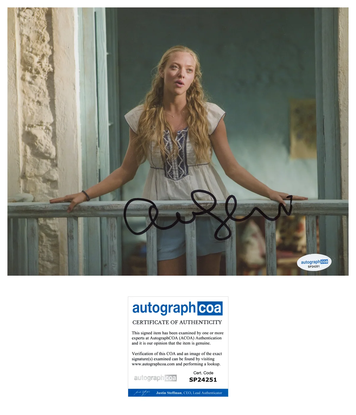 Amanda Seyfried — Amanda Seyfried Signed Autographed MAMMA MIA 8x10 Photo PROOF ACOA B