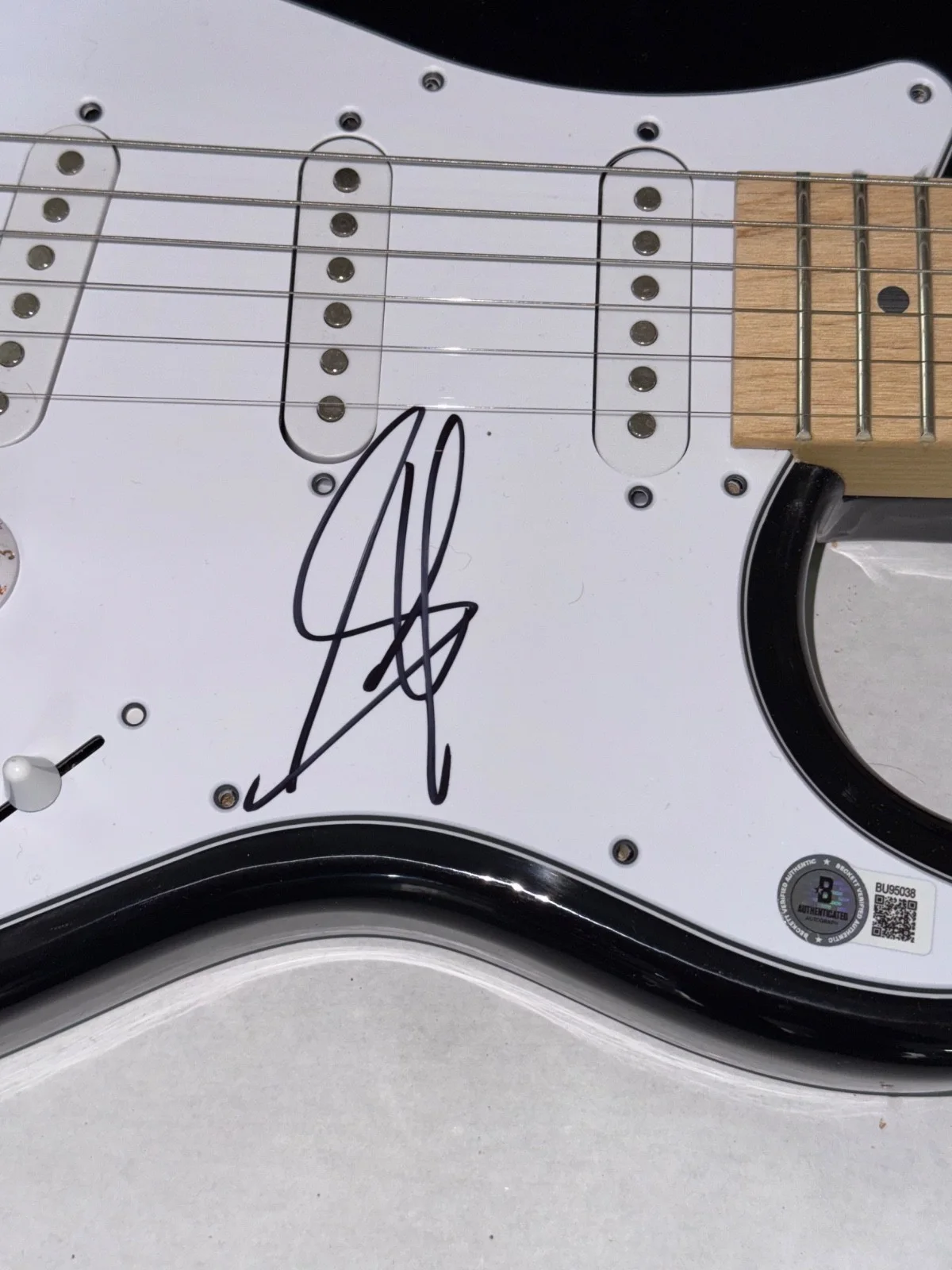 Steven Tyler AEROSMITH Signed Electric Guitar Autograph Band Singer Beckett COA, image 3