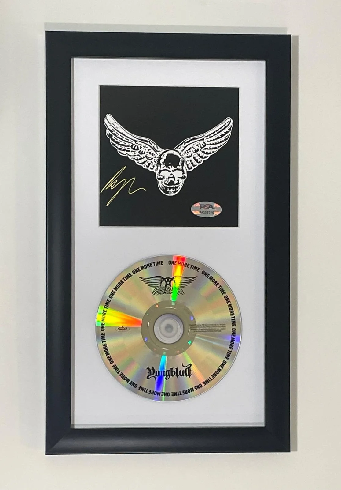 Yungblud — 🎸Yungblud Signed CD Insert Framed PSA COA “One More Time” Aerosmith (GOLD)🎸