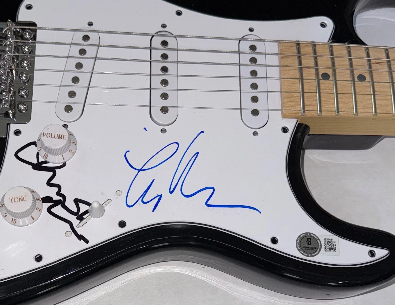 Fleetwood Mac Lindsey Buckingham Christine McVie Signed Electric Guitar BAS COA, изображение 5