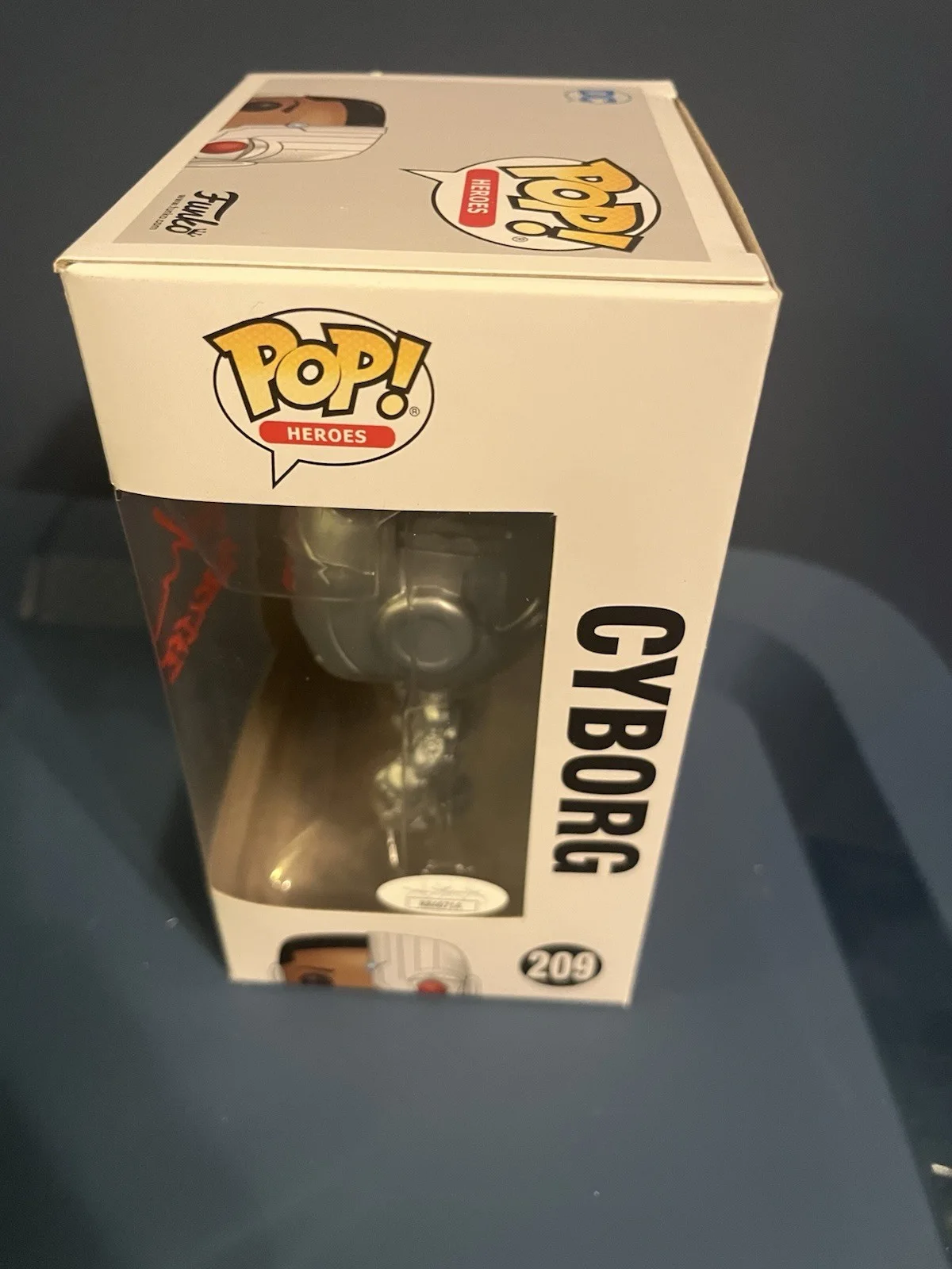 Ray Fisher — Funko Pop Justice League Cyborg Signed by Ray Fisher Beckett Authenticated, изображение 2