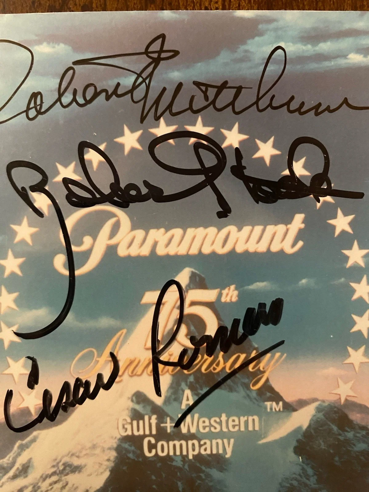 Robert Mitchum, Robert Stack, Cesar Romero — Robert Mitchum Cesar Romero Robert Stack Signed Autograph Paramount Photo w/ COA, image 3