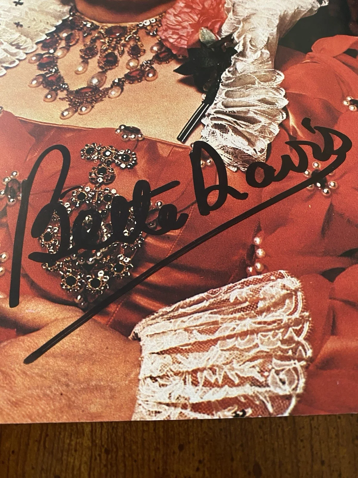 Bette Davis — Bette Davis Signed Autographed Photo With COA Queen Elizabeth The Virgin Queen, изображение 3