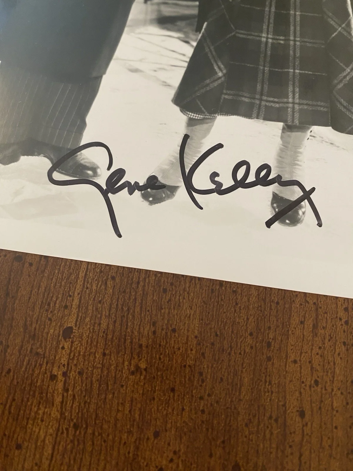 Gene Kelly — Gene Kelly Signed Autographed Photo w Judy Garland With COA Summer Stock, изображение 3