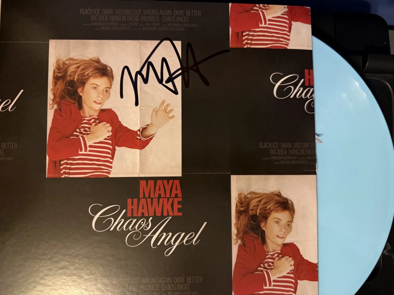 Maya Hawke signed Chaos Angel 12" lp album BLUE COLOR VINYL, изображение 2