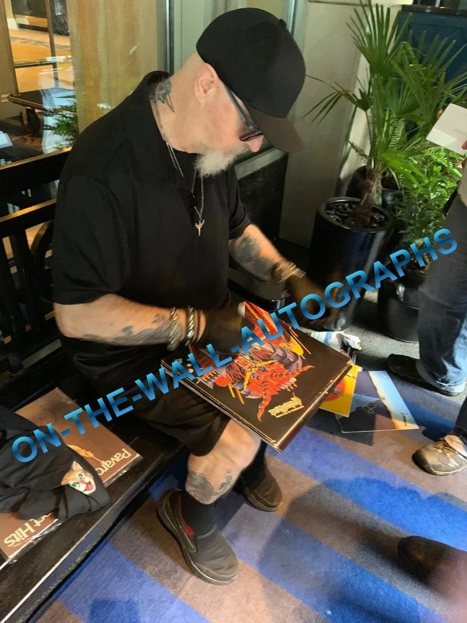 JUDAS PRIEST ROB HALFORD HAND SIGNED AUTOGRAPHED ELECTRIC GUITAR WITH PROOF+ COA, image 3