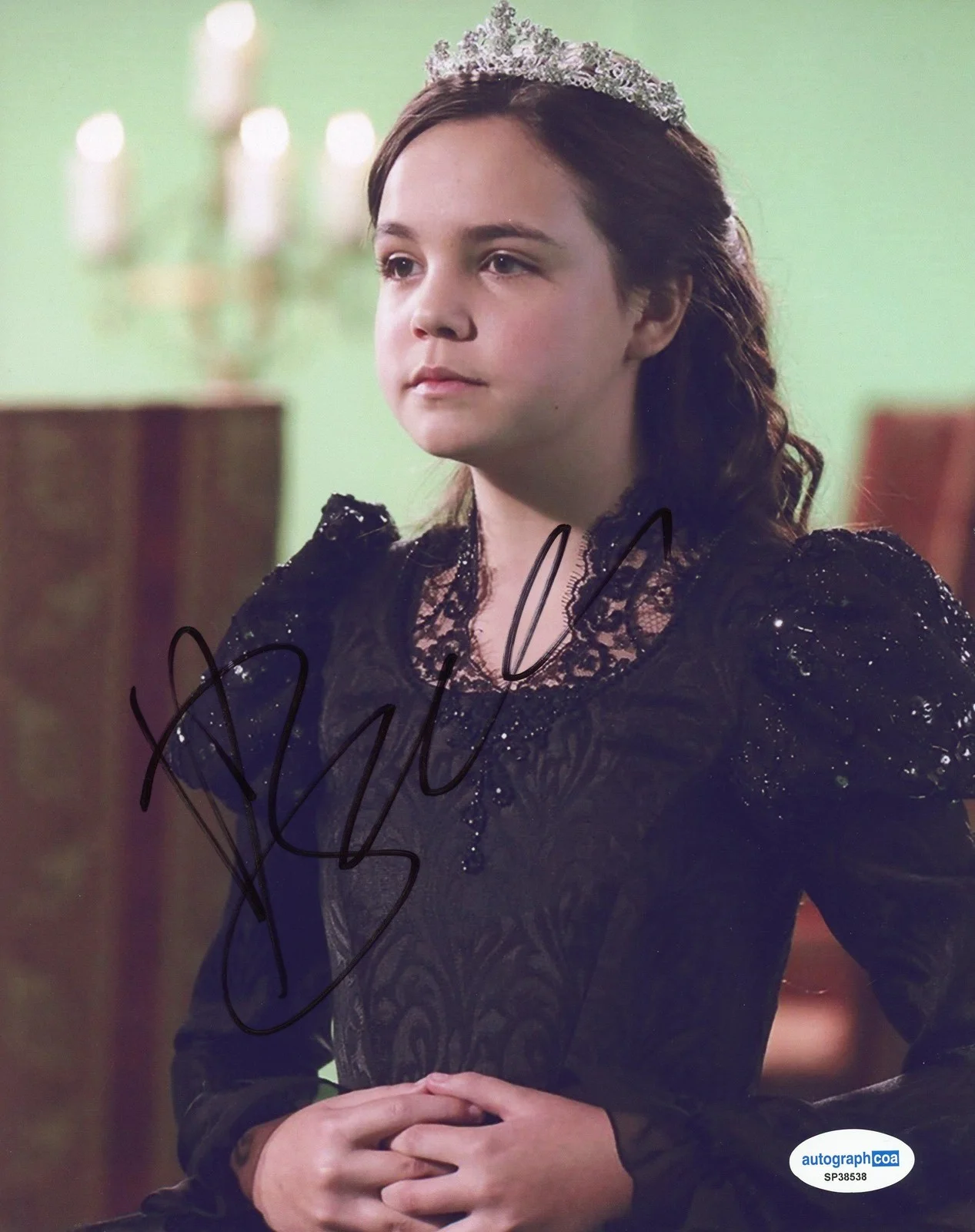 Bailee Madison — Bailee Madison "Once Upon a Time" AUTOGRAPH Signed Snow White 8x10 Photo B ACOA, image 2